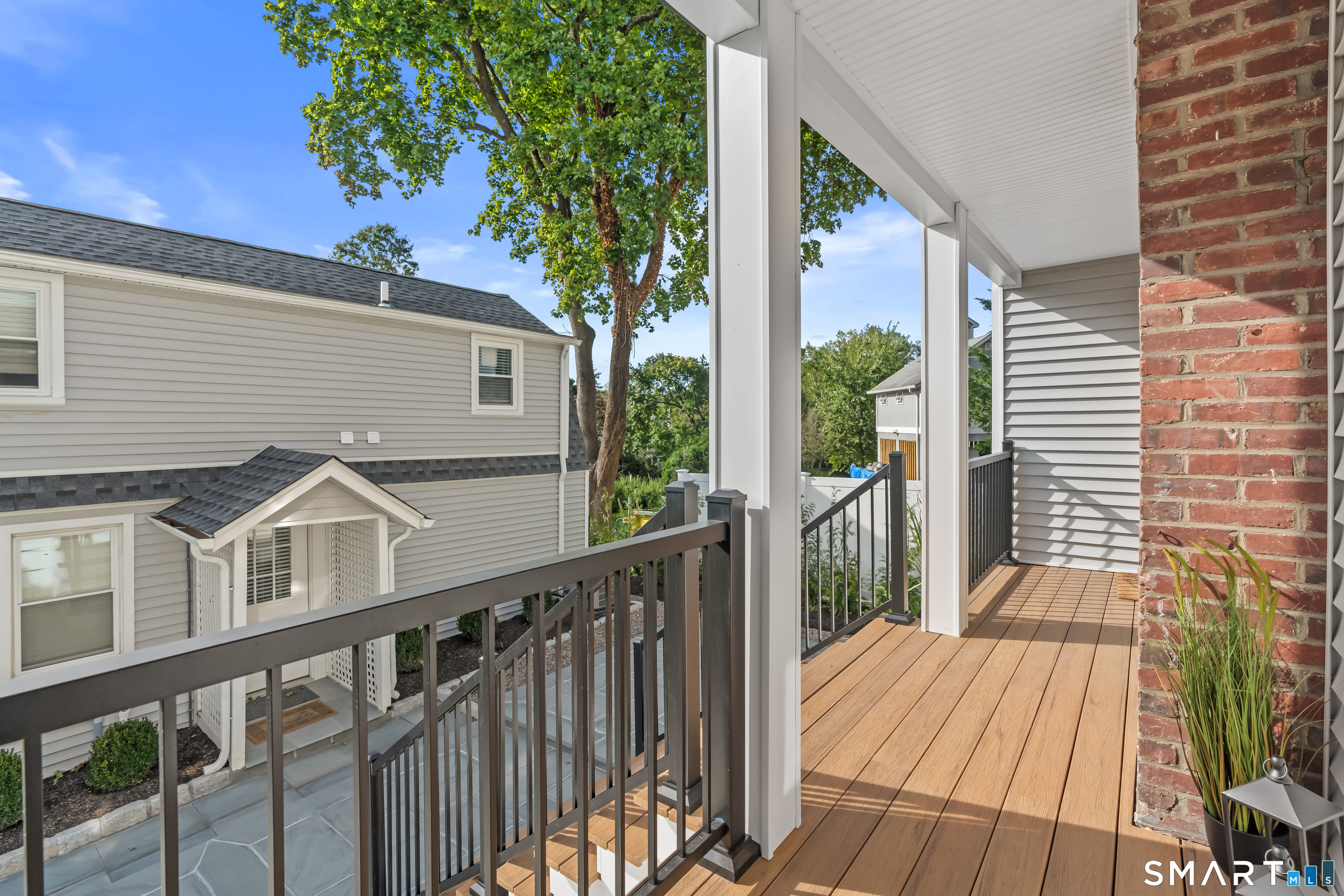 8 Farley A Street Property Photo 22
