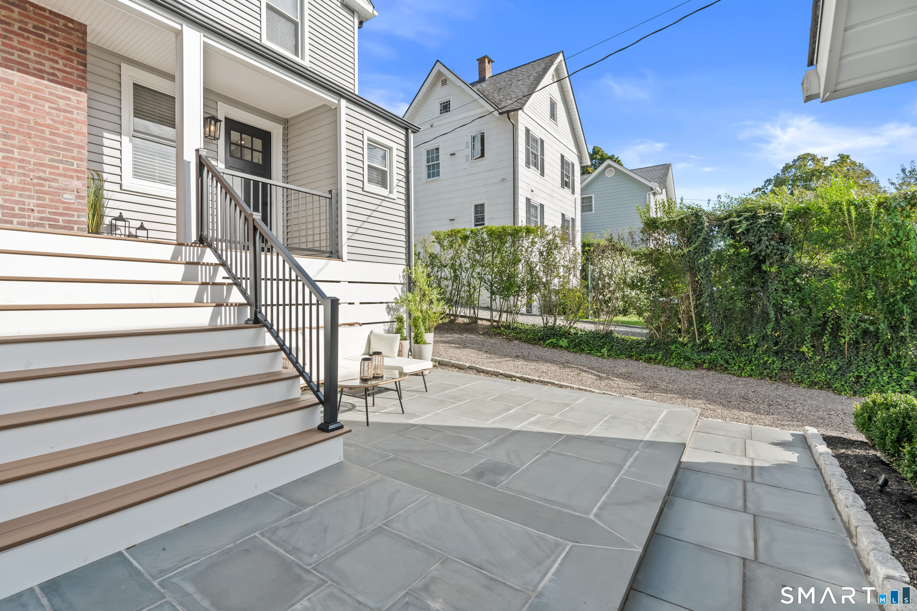 8 Farley A Street Property Photo 24