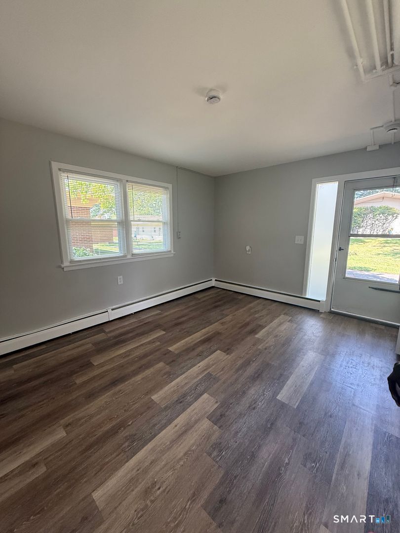24205442 Property Photo 6