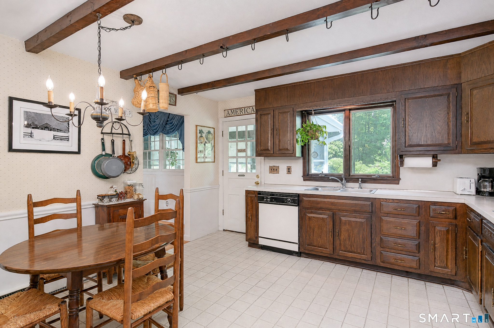 38 Old Farm Road Property Photo 6