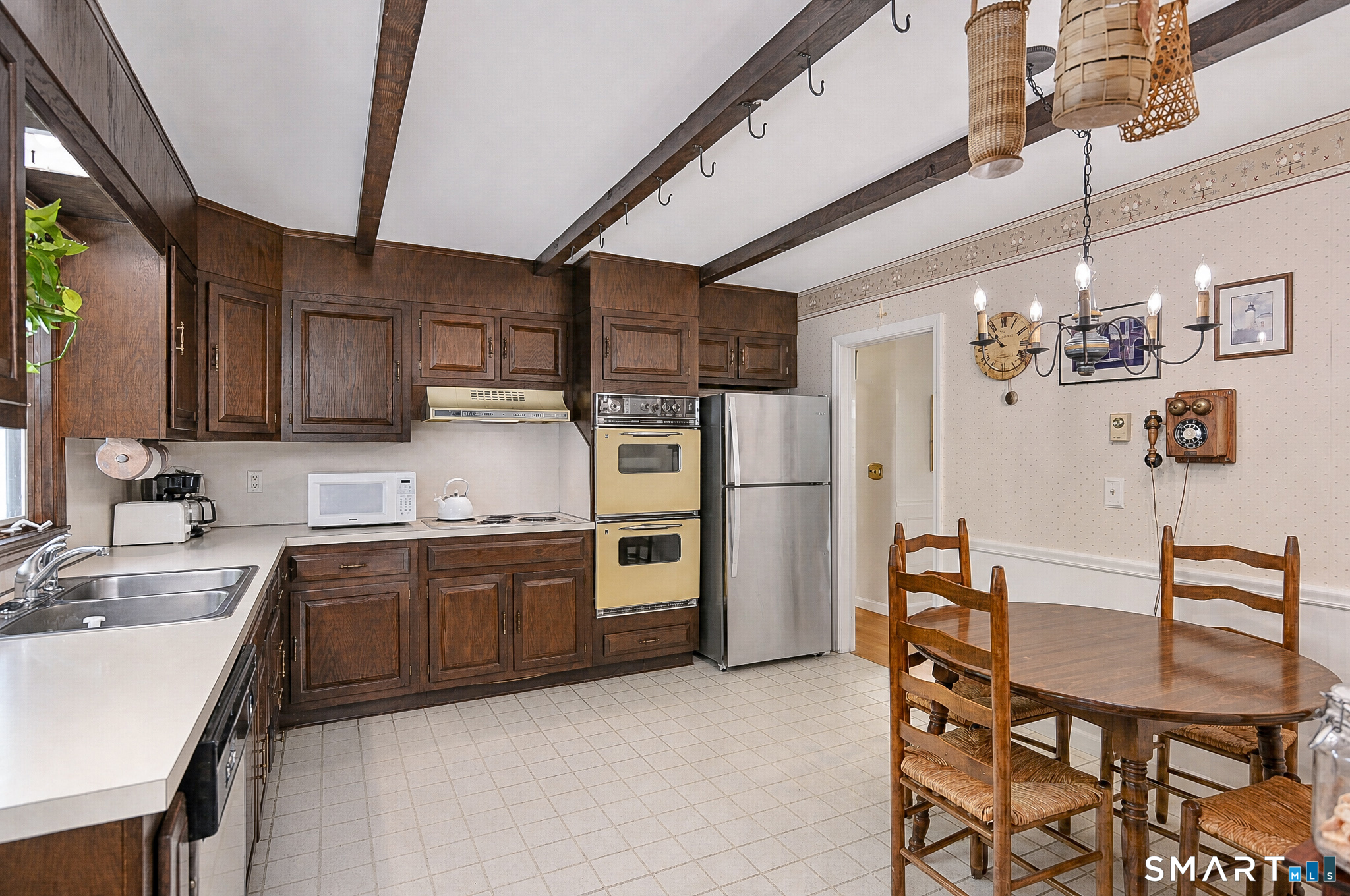 38 Old Farm Road Property Photo 7