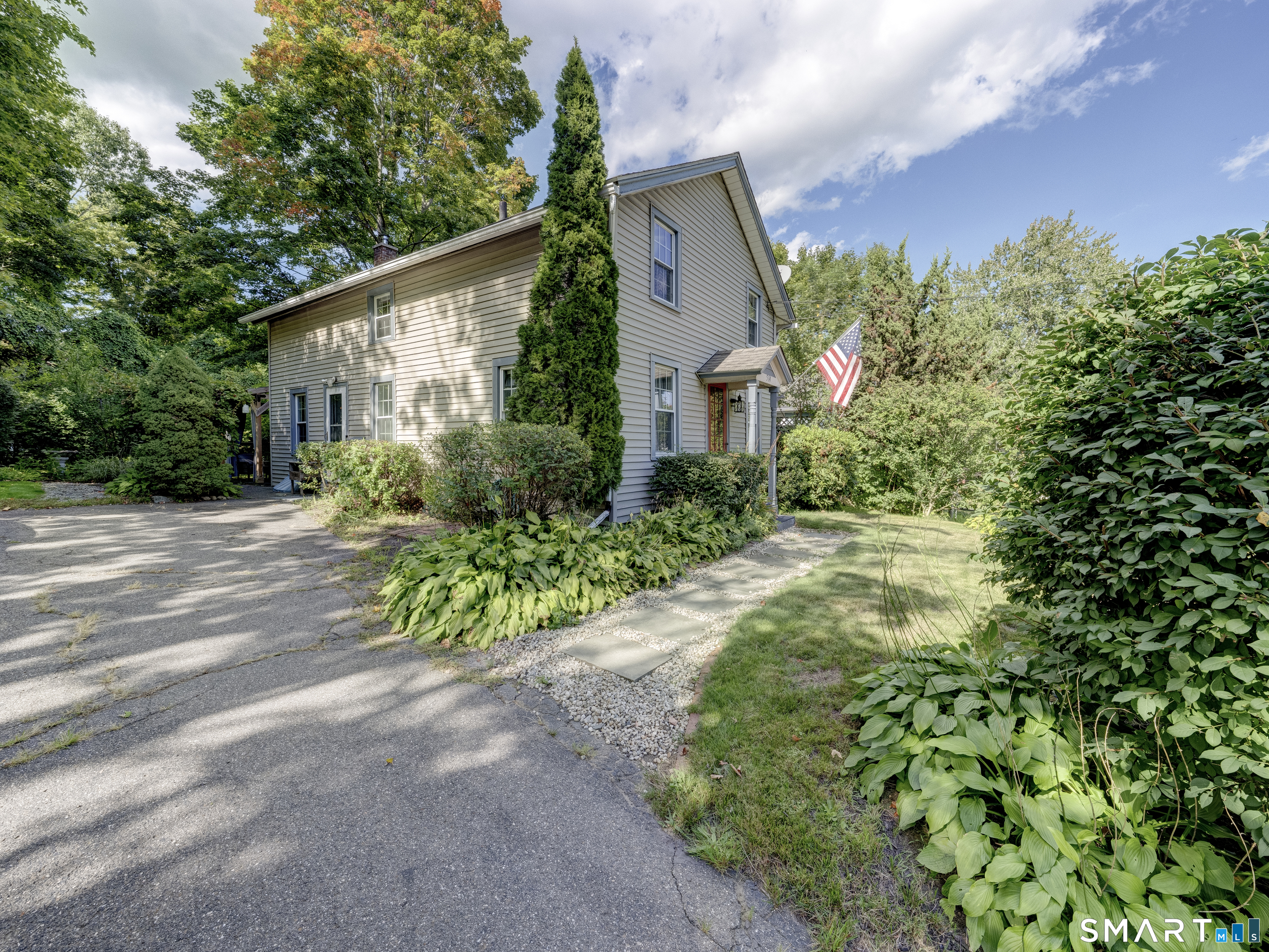 514 Litchfield Street Property Photo 2