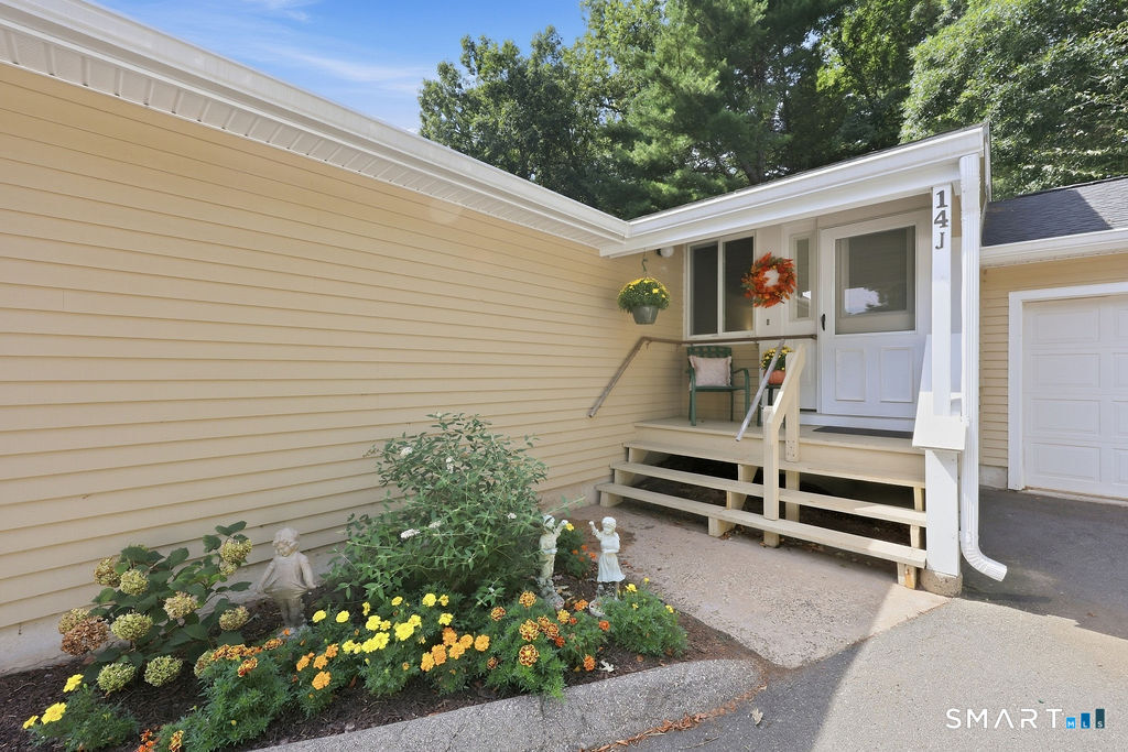 14 Wiggins Farm J Drive Property Photo 2