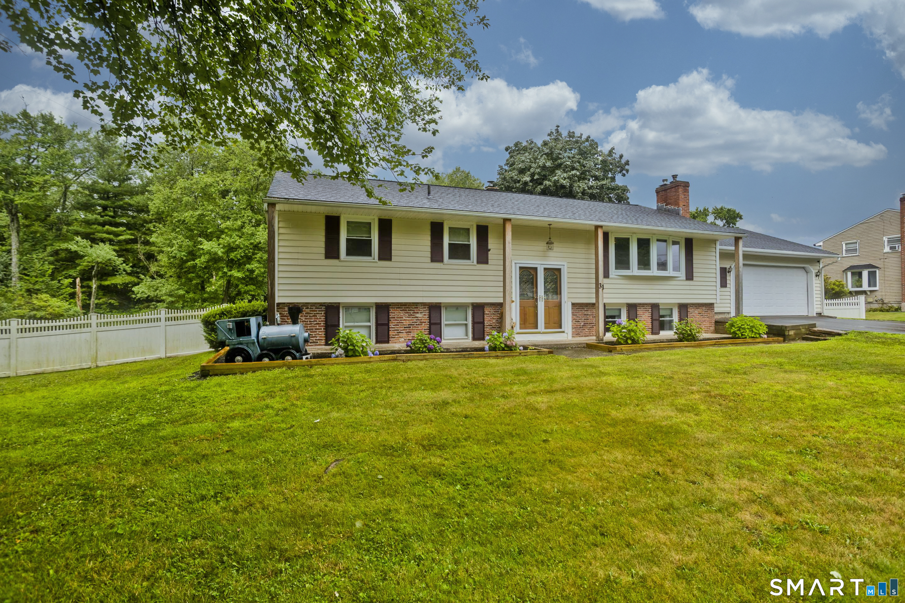 31 Jewel Street Property Photo 1