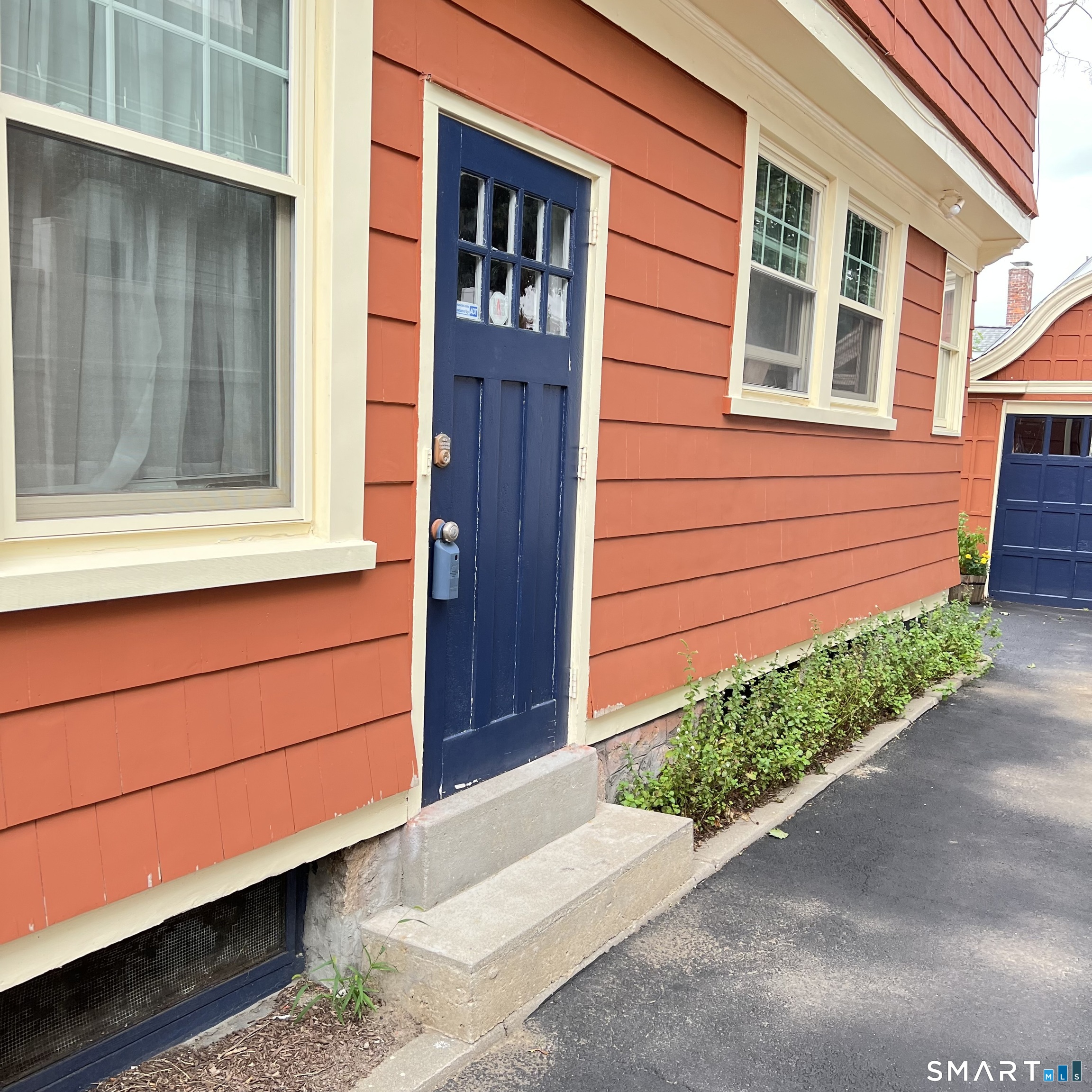 24205498 Property Photo 2