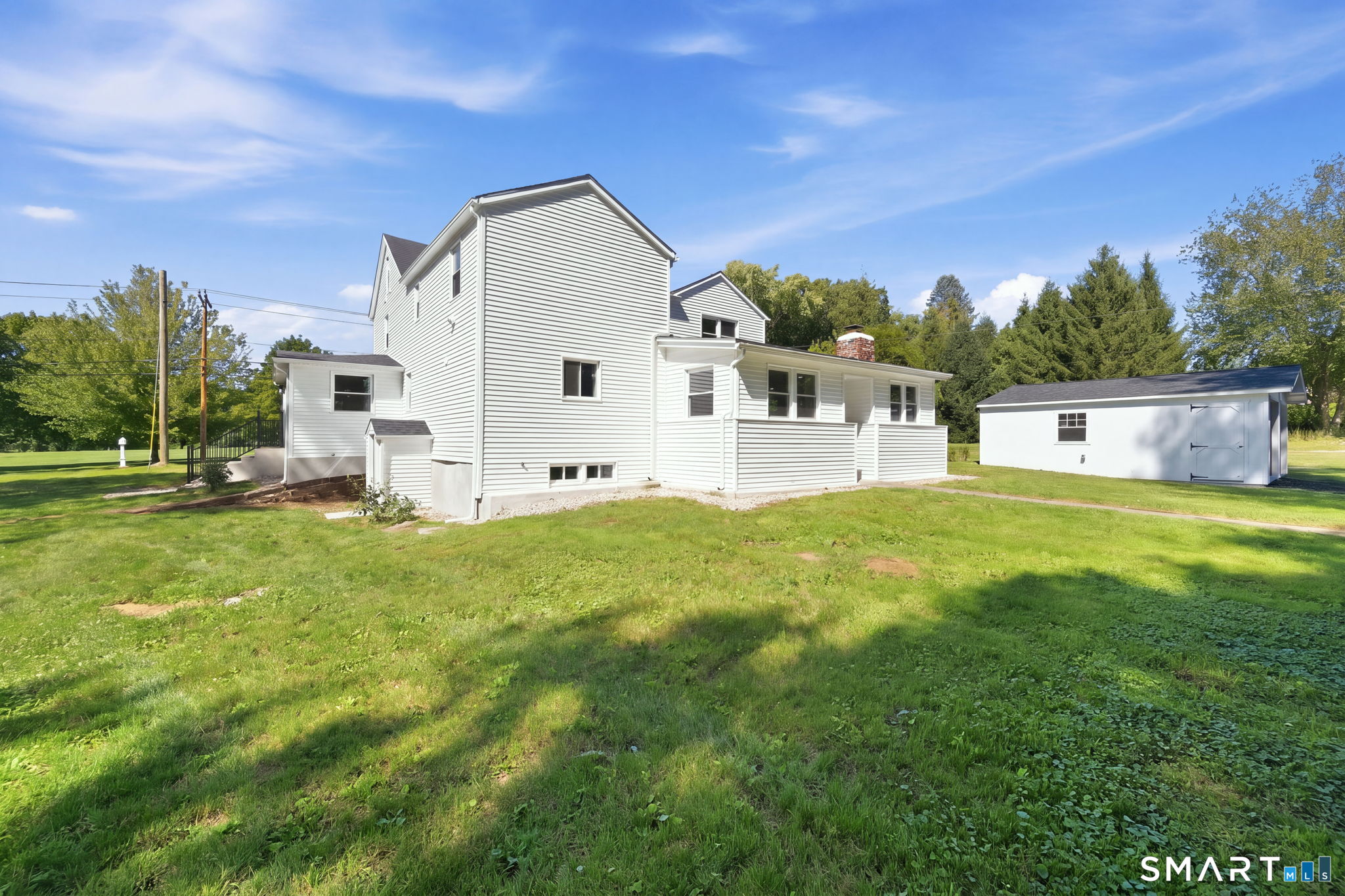 389 Griffin Road Property Photo 3
