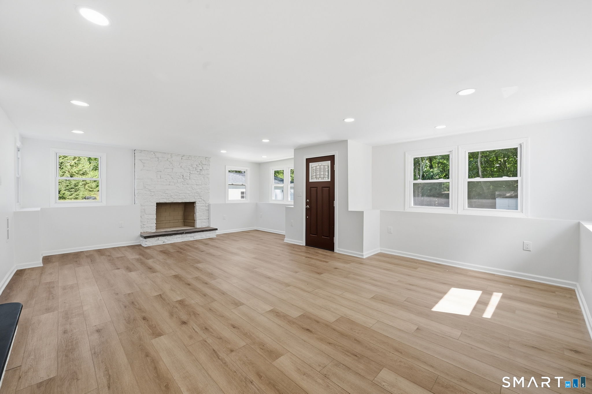 389 Griffin Road Property Photo 4
