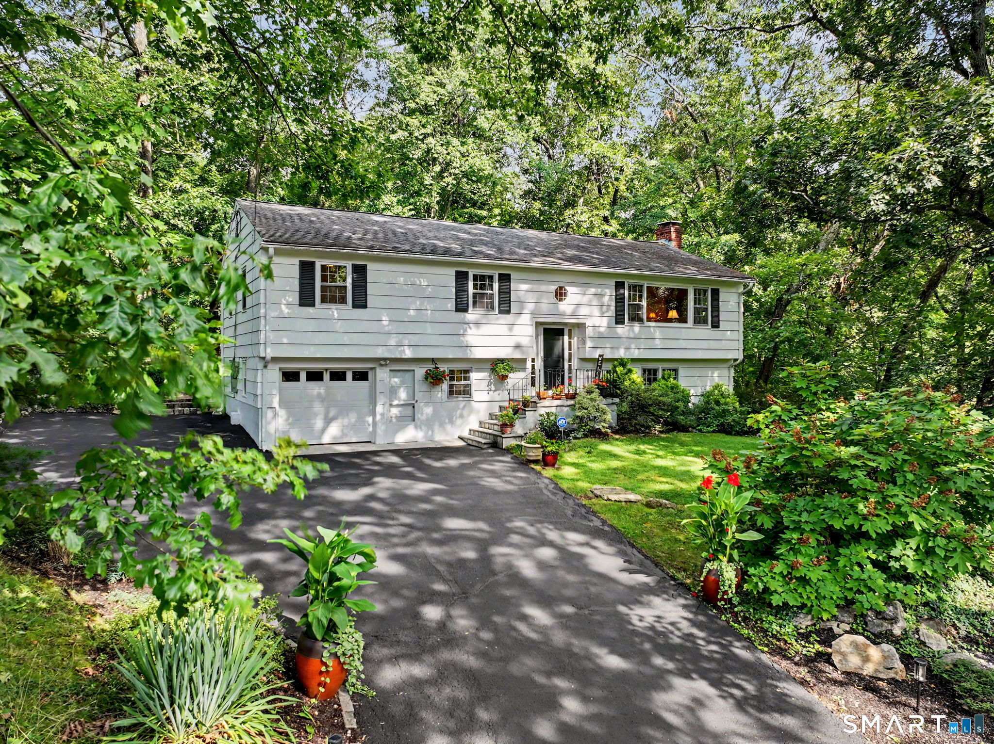 16 Brookhill Lane Property Photo 1
