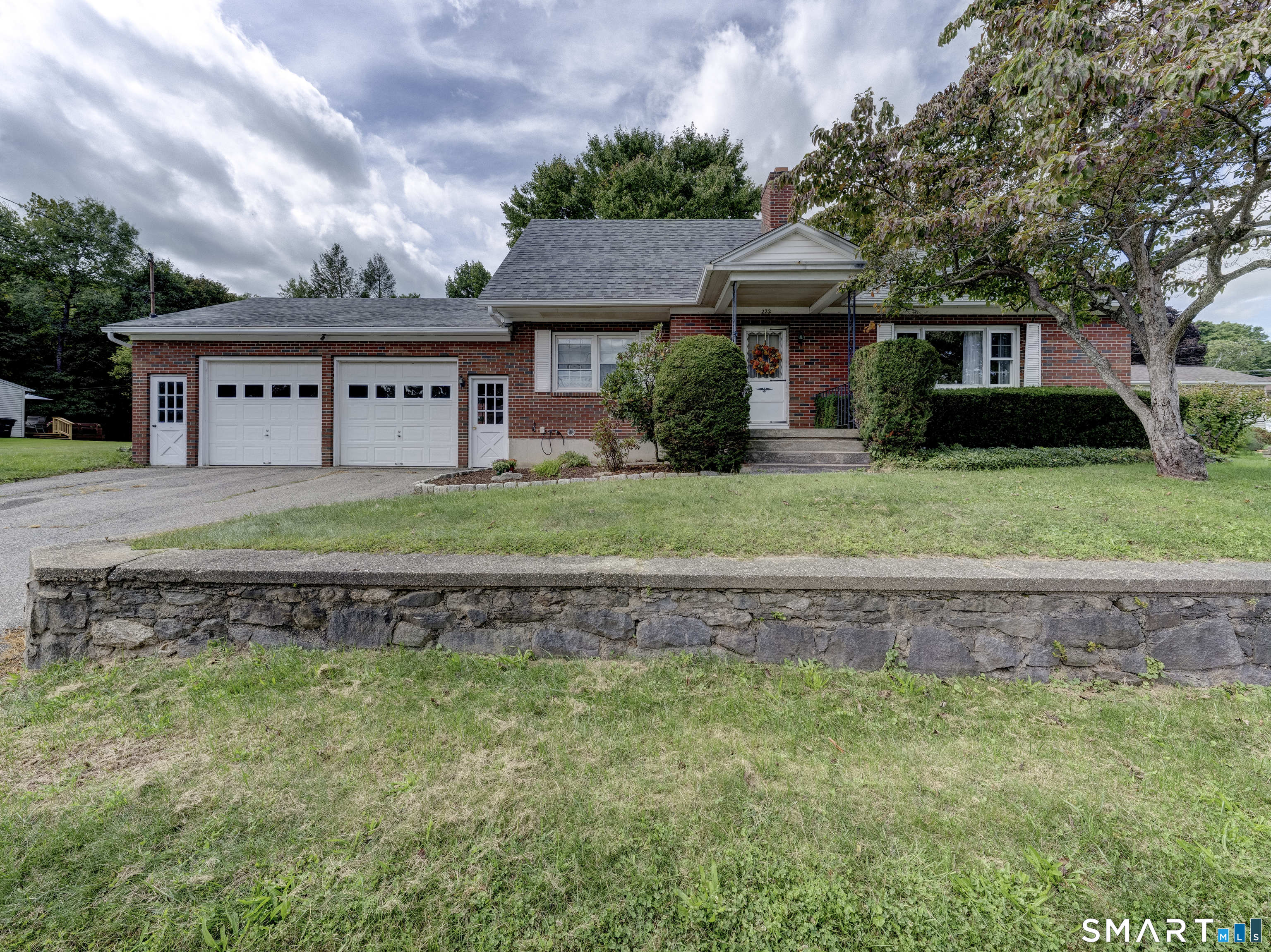 222 Maplewood Avenue Property Photo 1