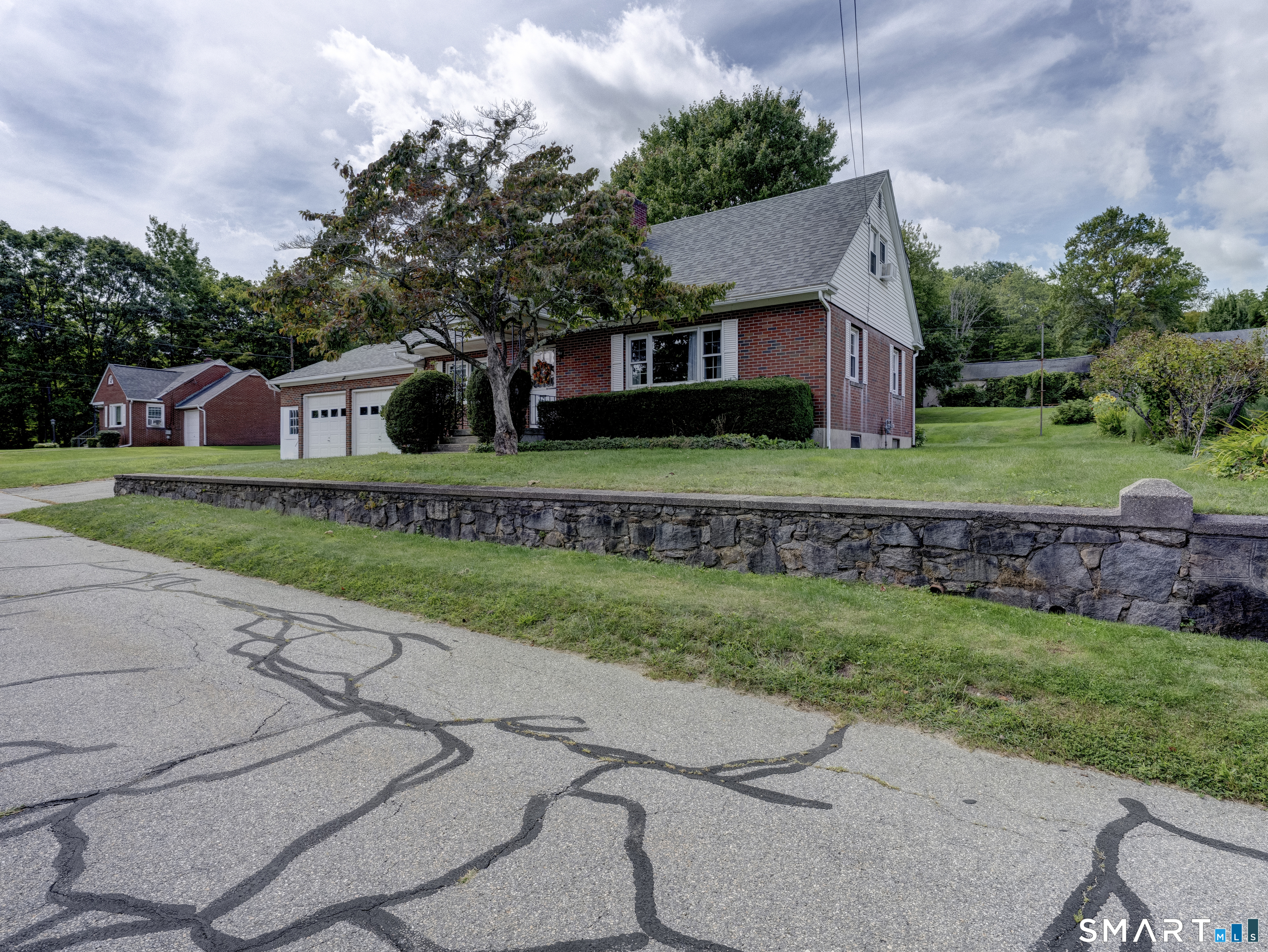 222 Maplewood Avenue Property Photo 2