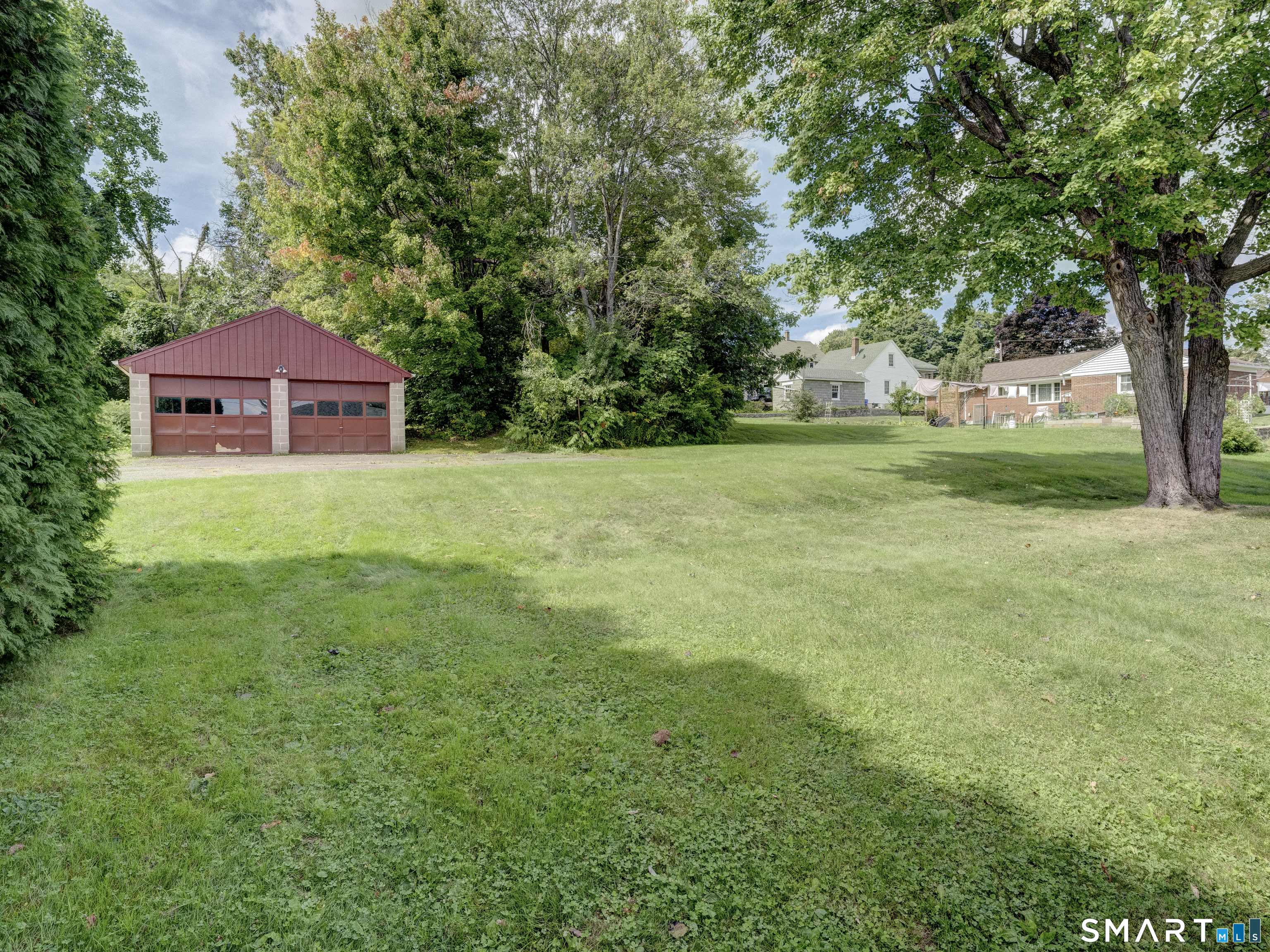 222 Maplewood Avenue Property Photo 5