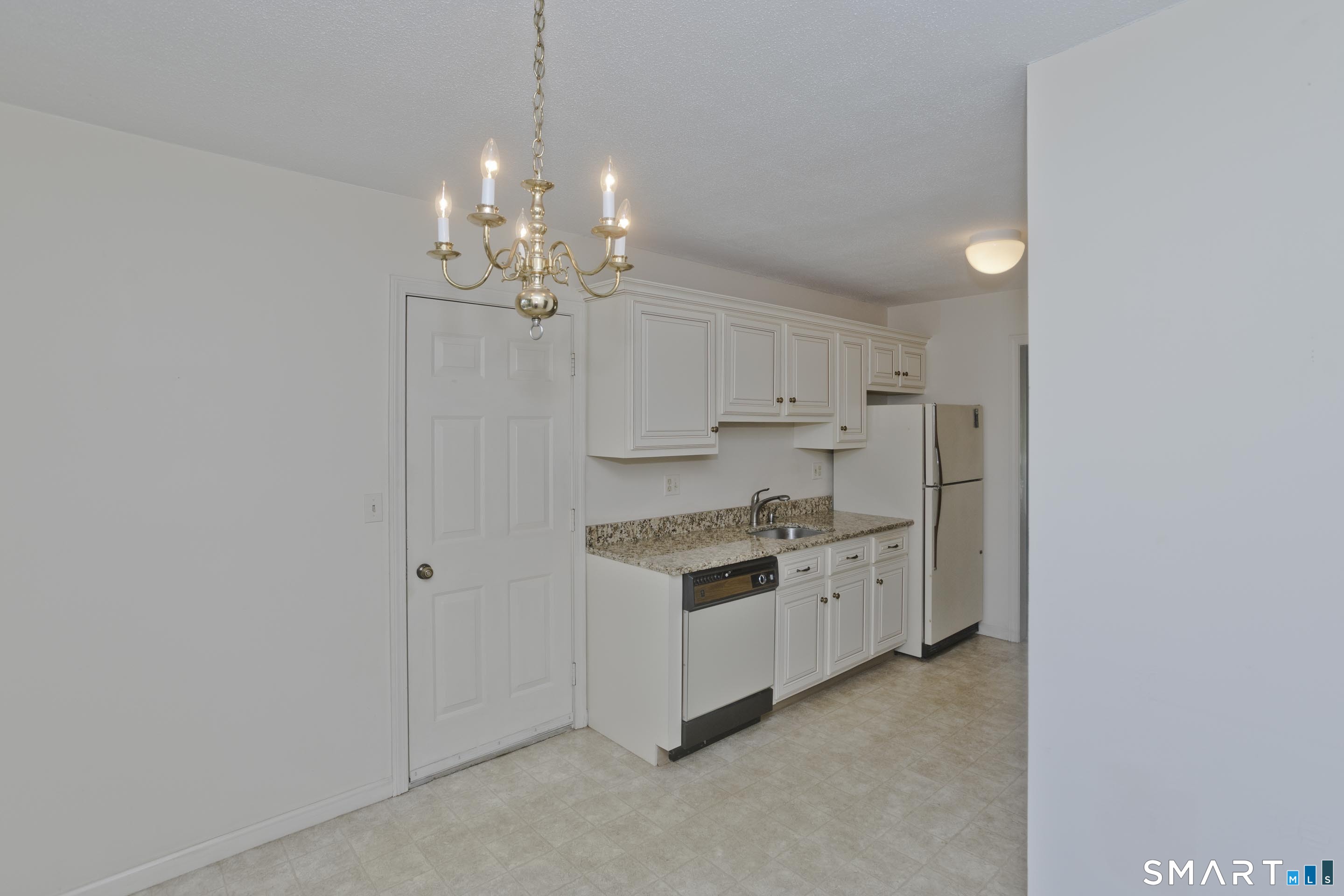 465 The 465 Meadows Property Photo 7