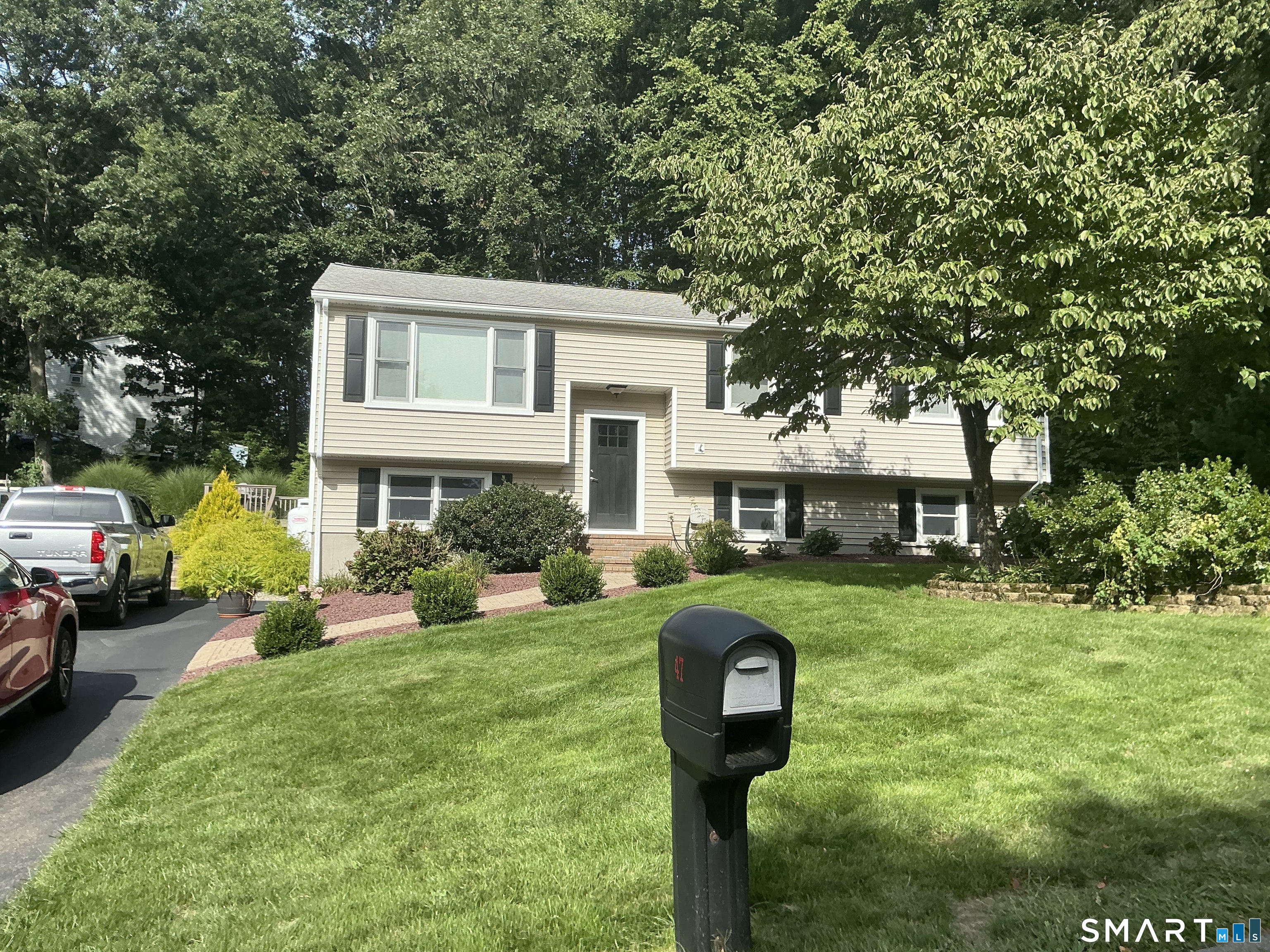 47 Moss Avenue Property Photo 1