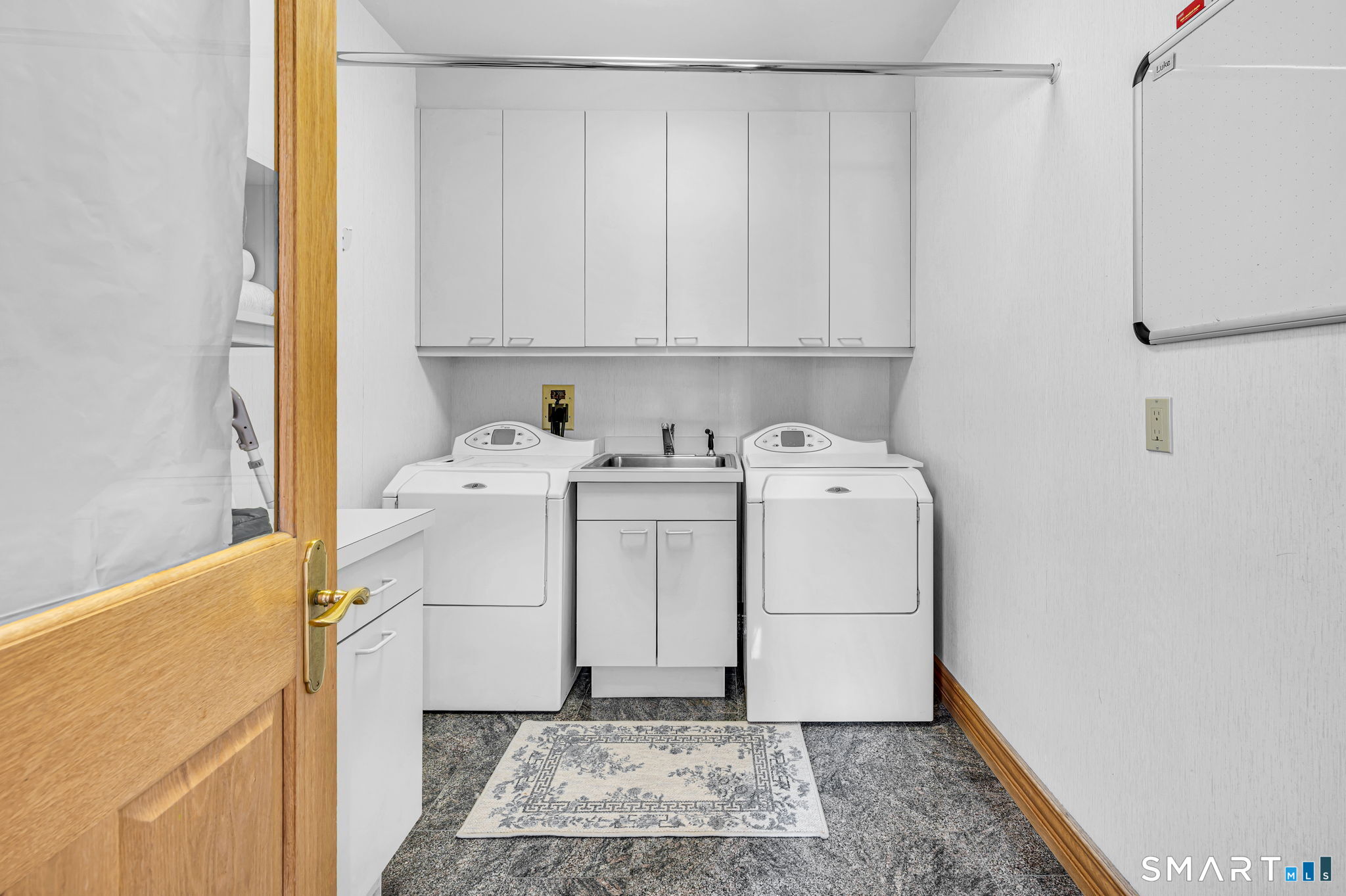 535 East South Street Property Photo 24