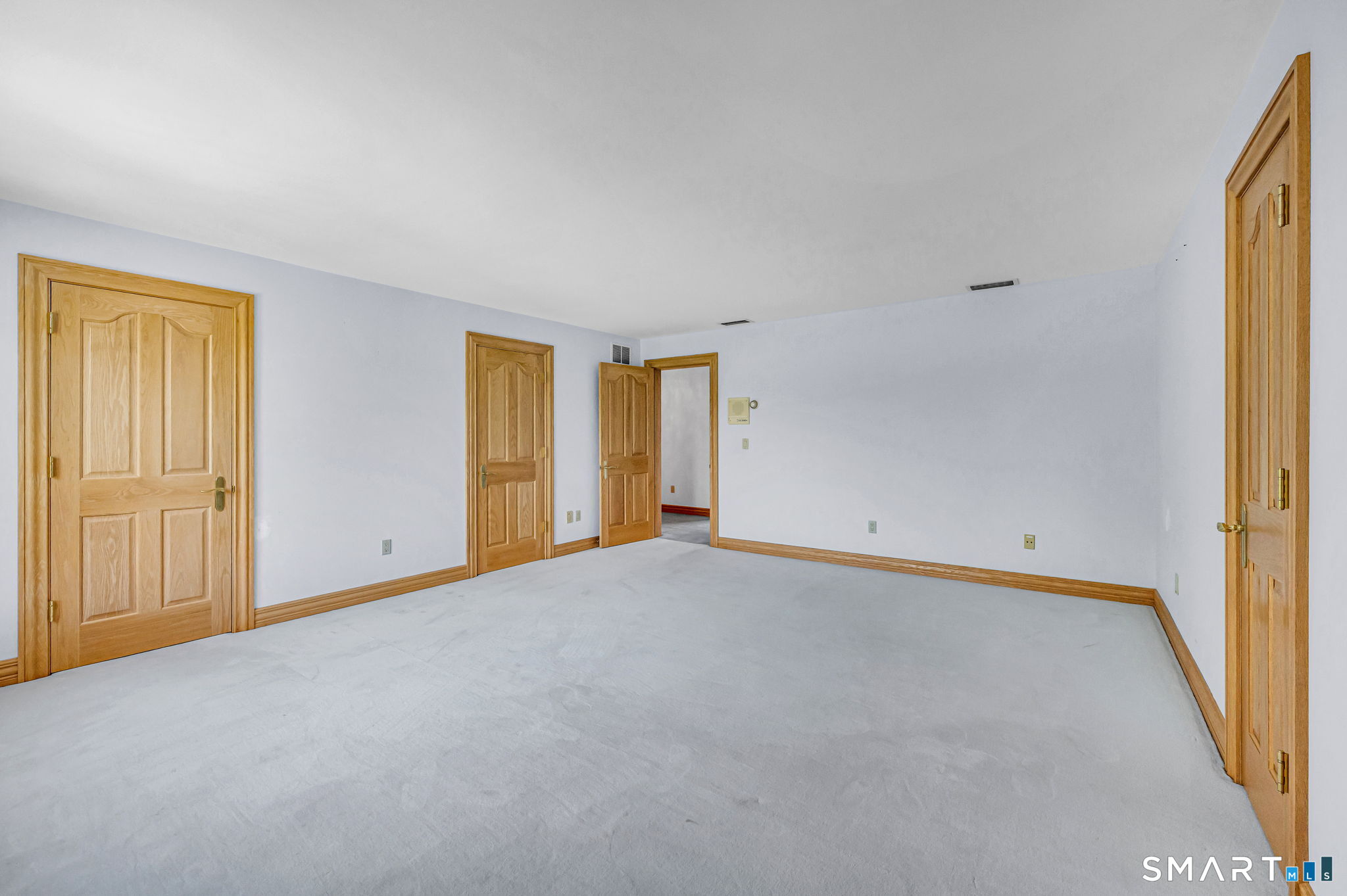 535 East South Street Property Photo 32