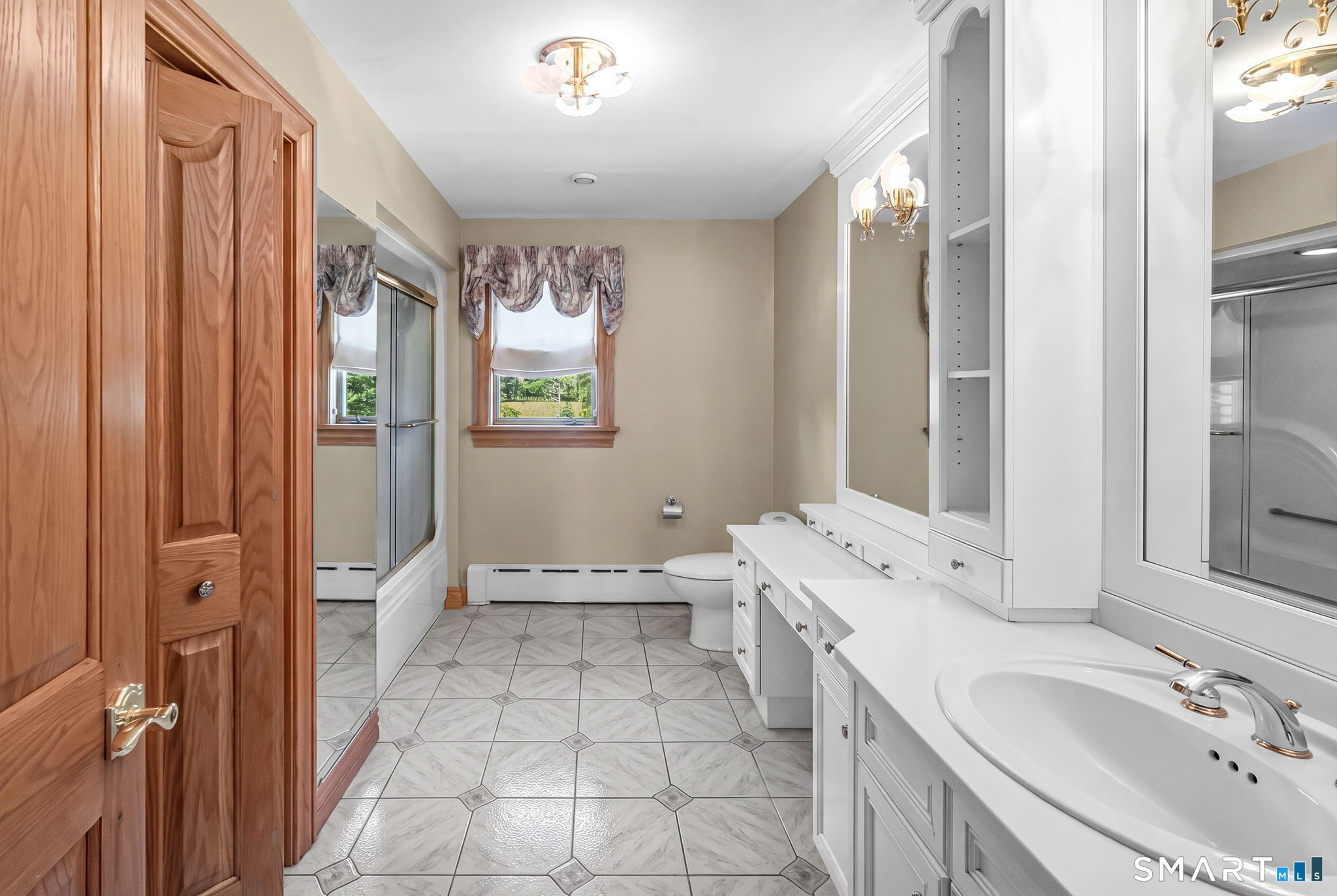 535 East South Street Property Photo 35