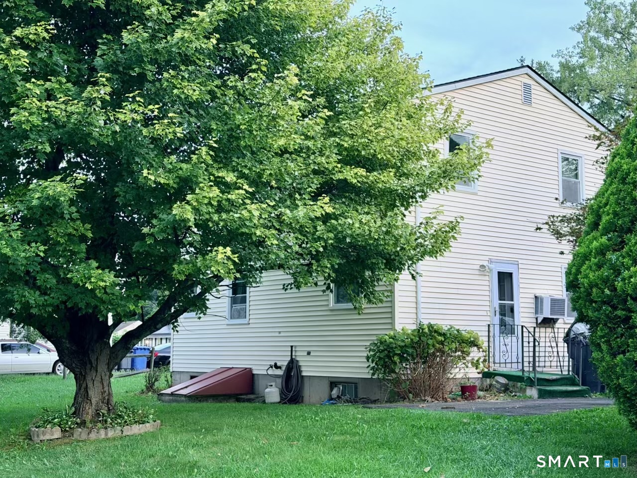 24205592 Property Photo 2