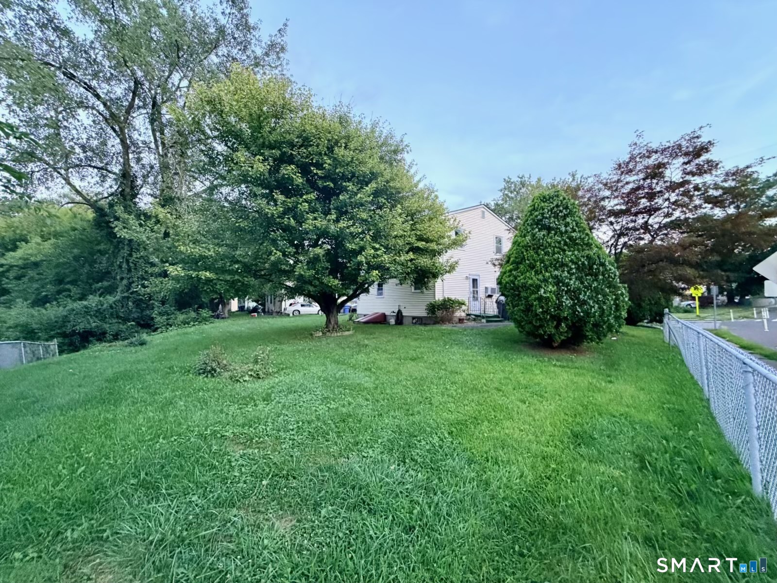 24205592 Property Photo 3