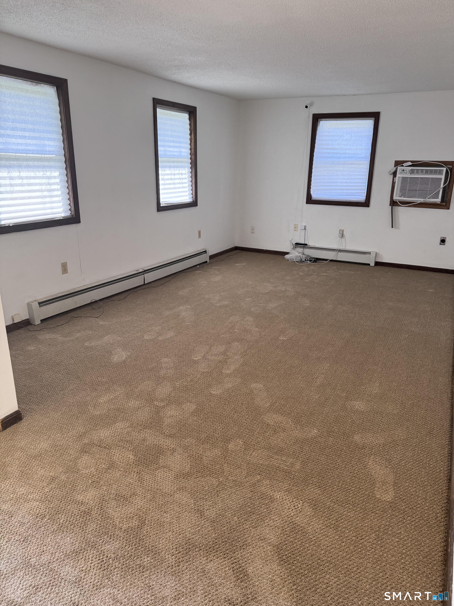 24205592 Property Photo 4