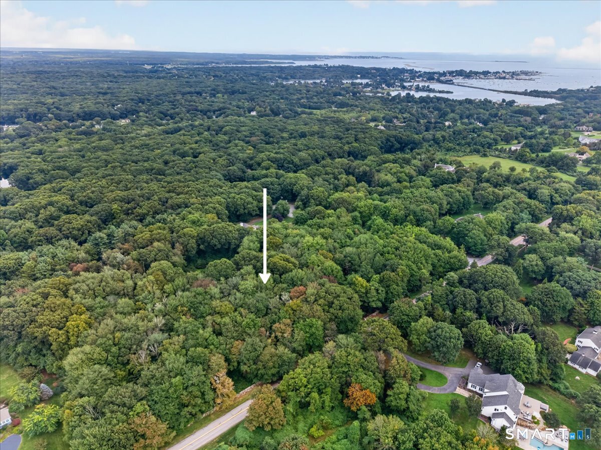 174 Montauk Avenue Property Photo 8