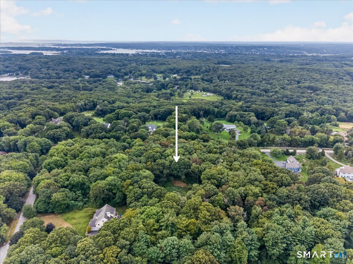 174 Montauk Avenue Property Photo 10