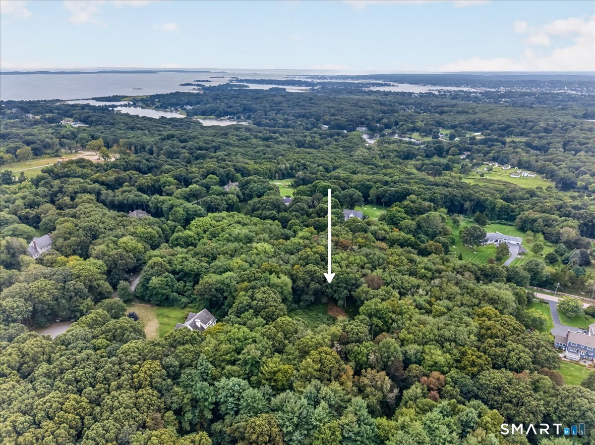 174 Montauk Avenue Property Photo 13