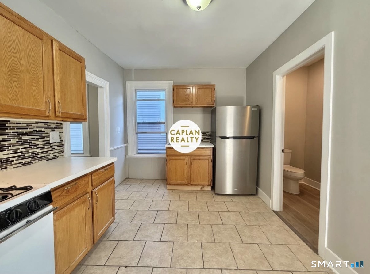 490 Howard Avenue Property Photo 1