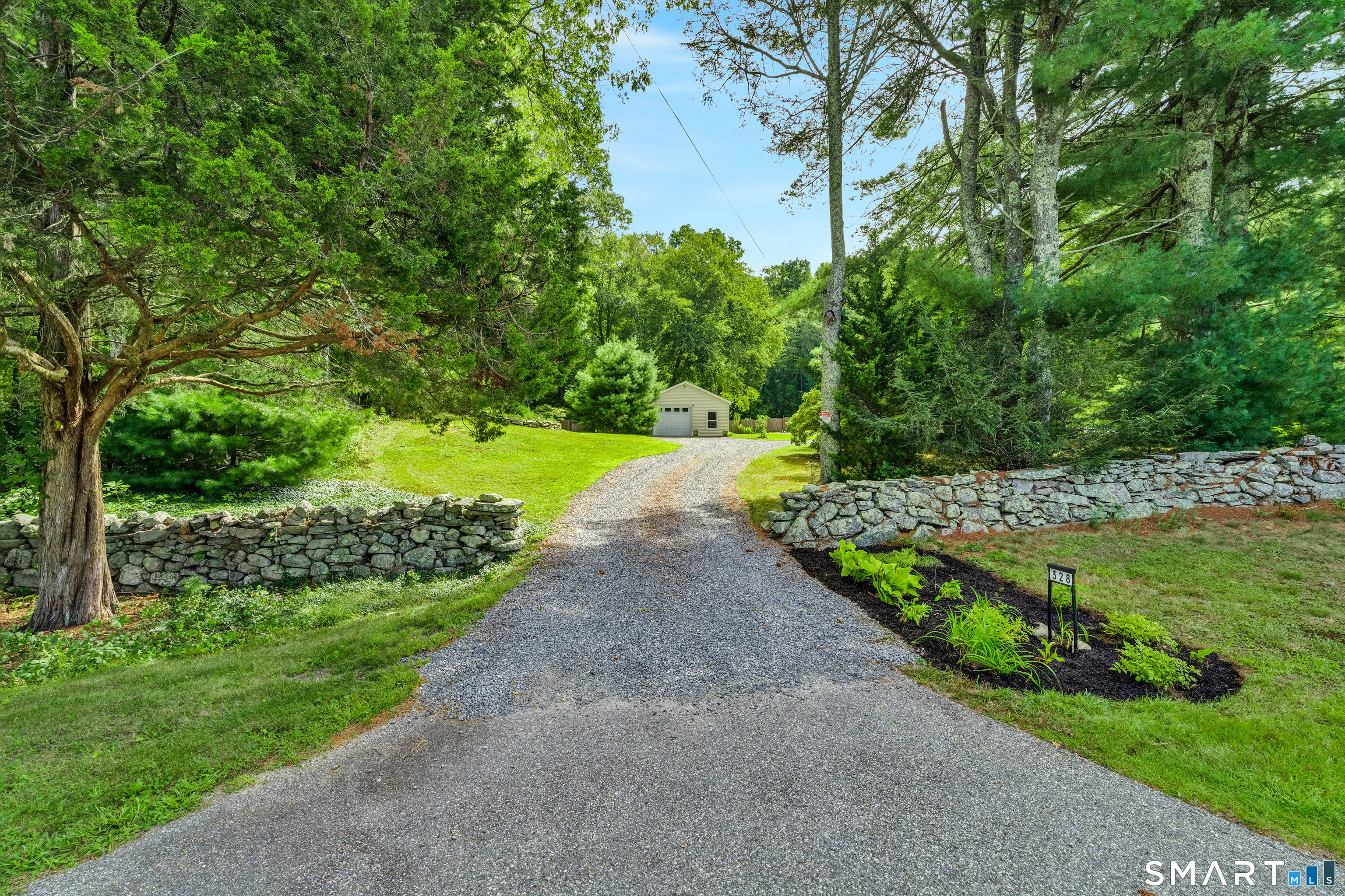 328 Stonington North Road Property Photo 2