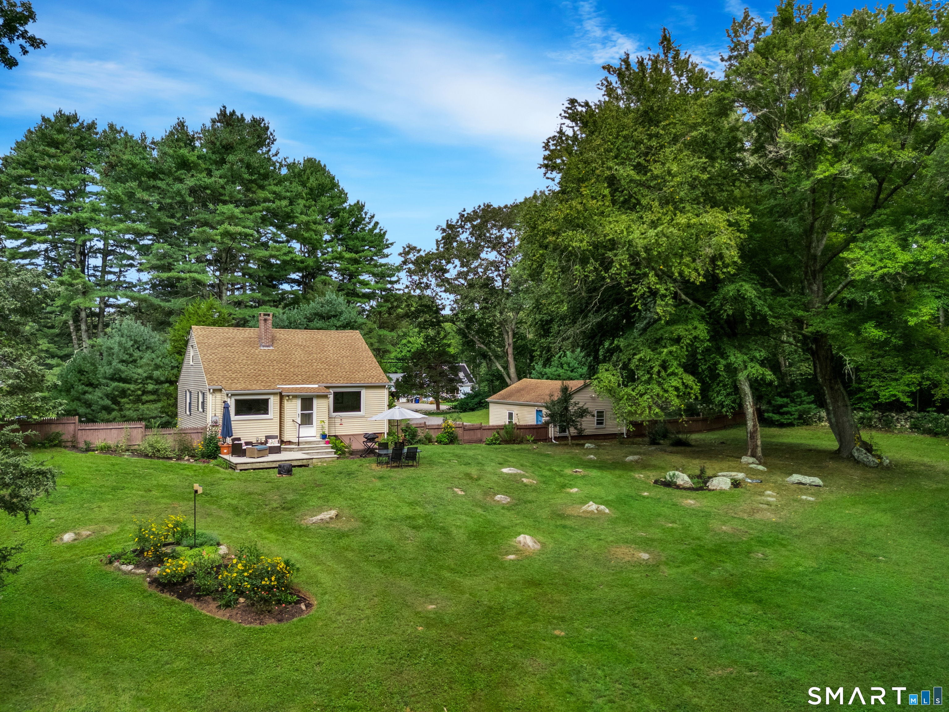 328 Stonington North Road Property Photo 4