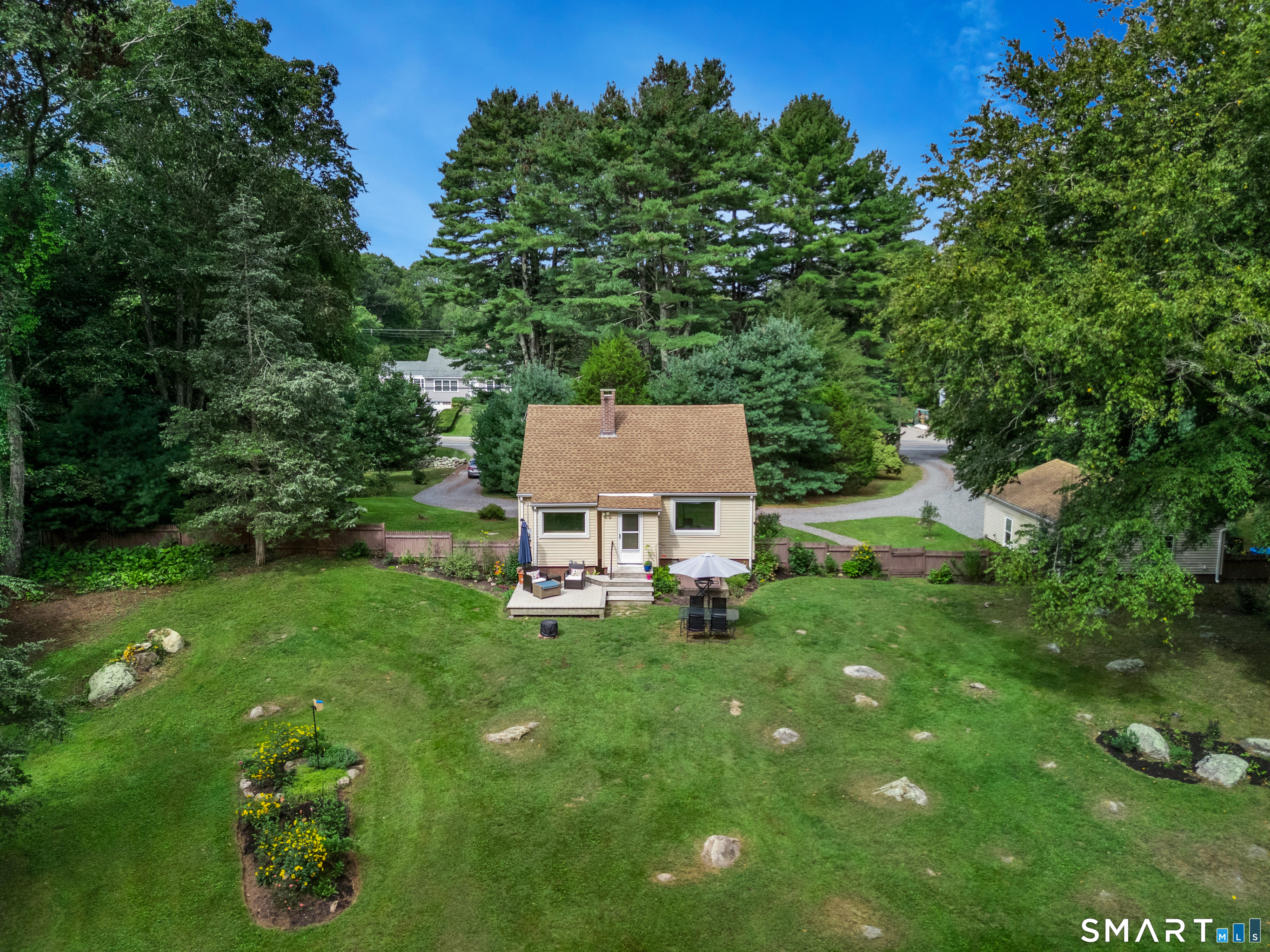 328 Stonington North Road Property Photo 6