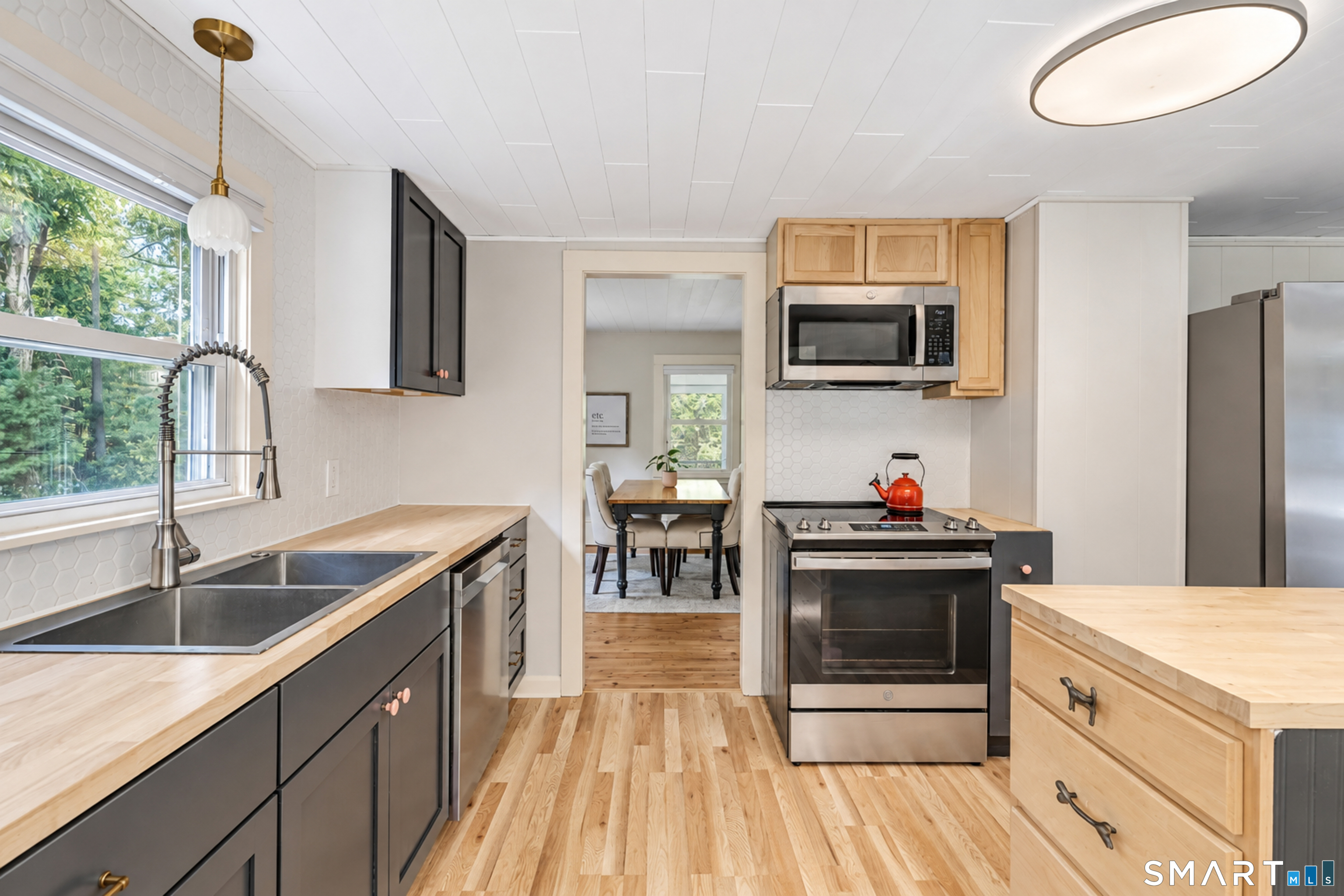 328 Stonington North Road Property Photo 17