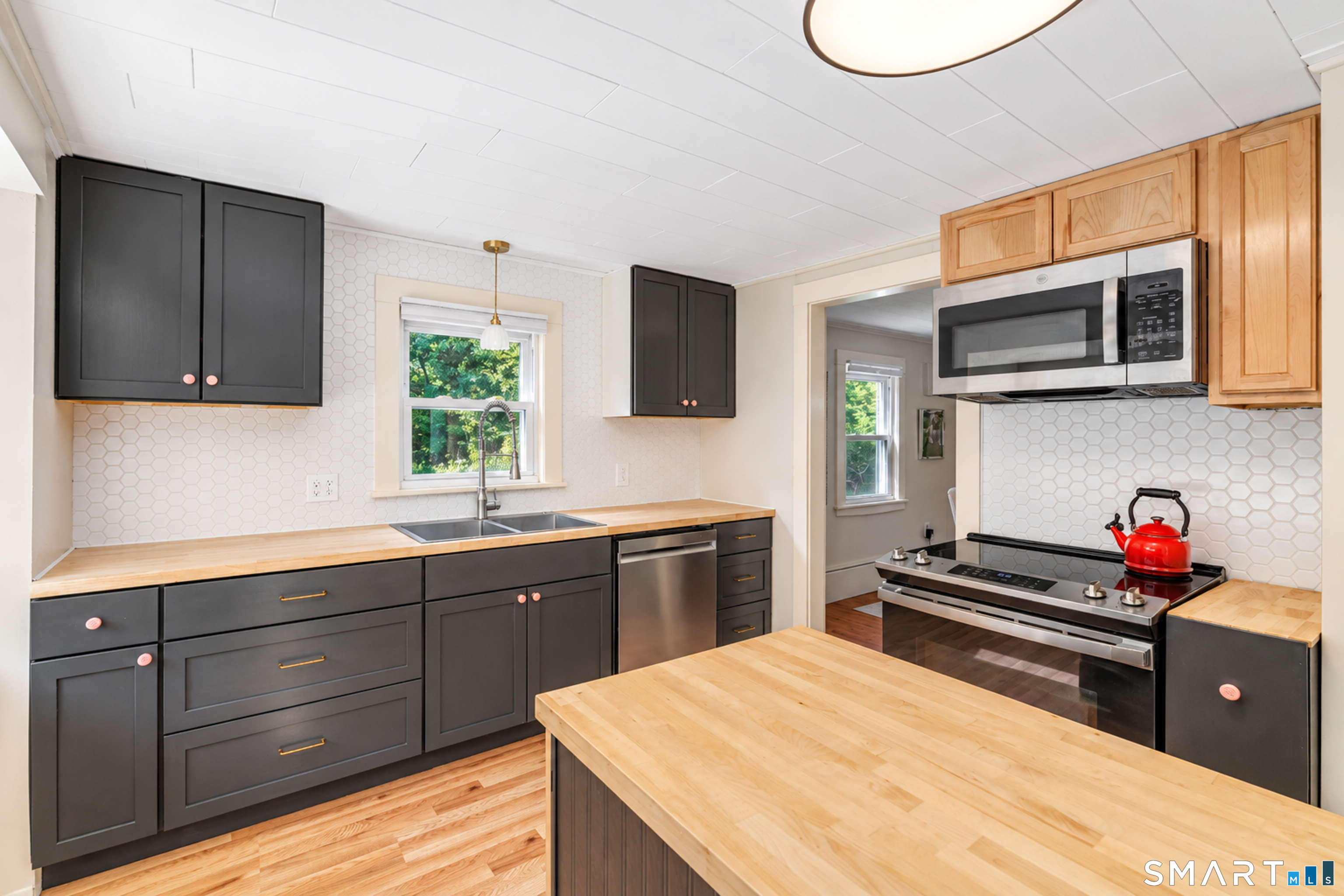 328 Stonington North Road Property Photo 19