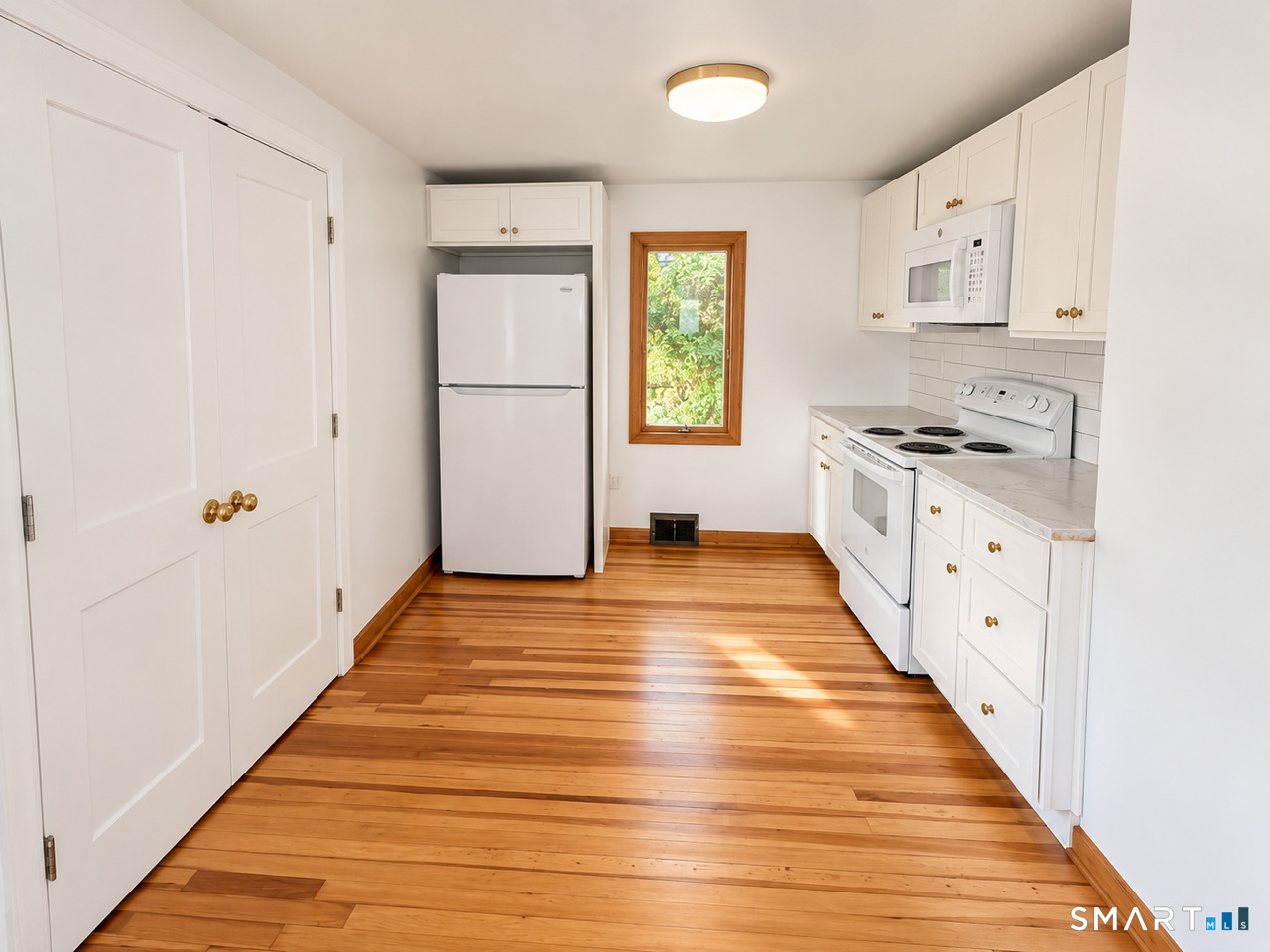 17 Willow Street Property Photo 2