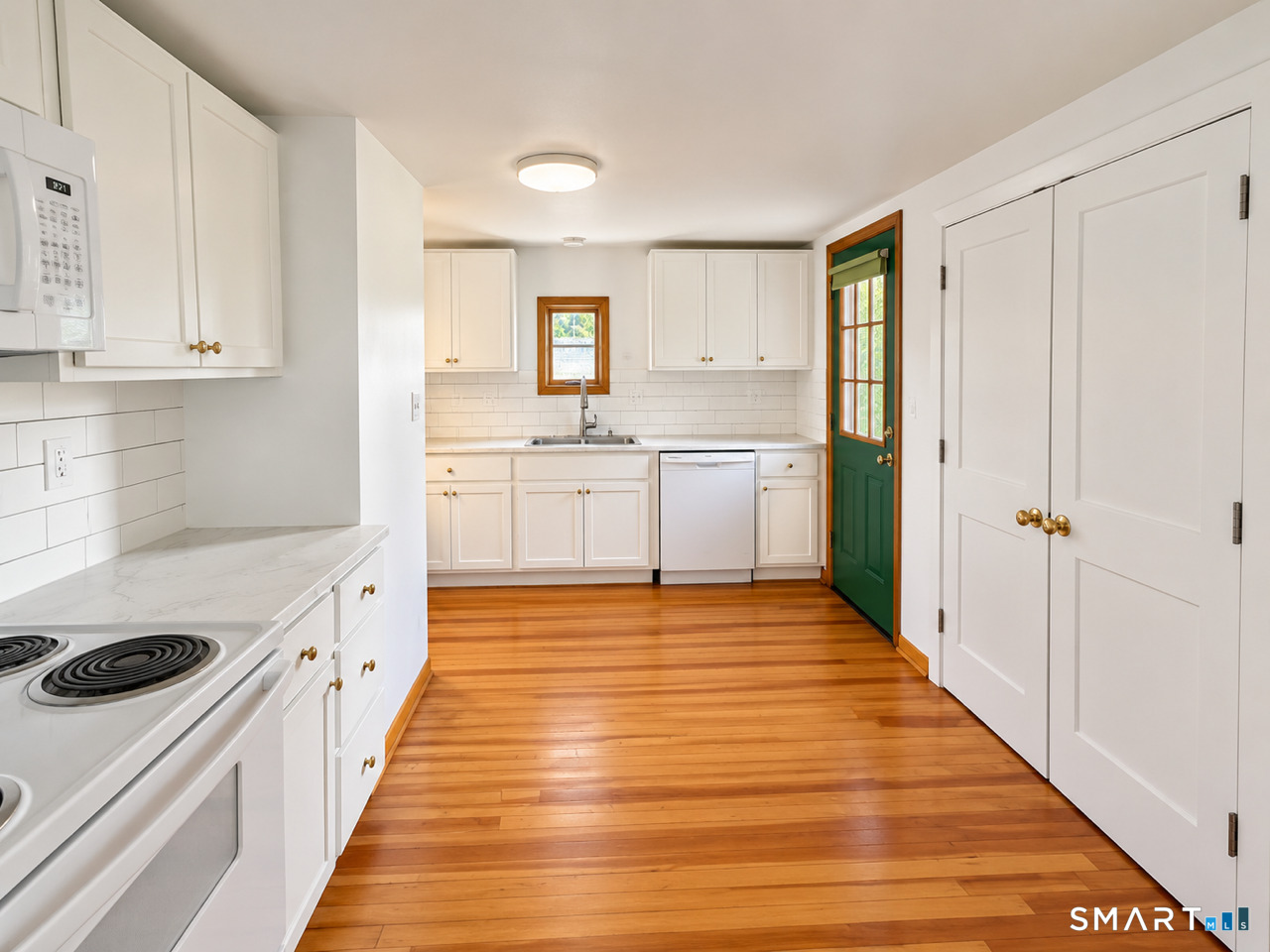 17 Willow Street Property Photo 3