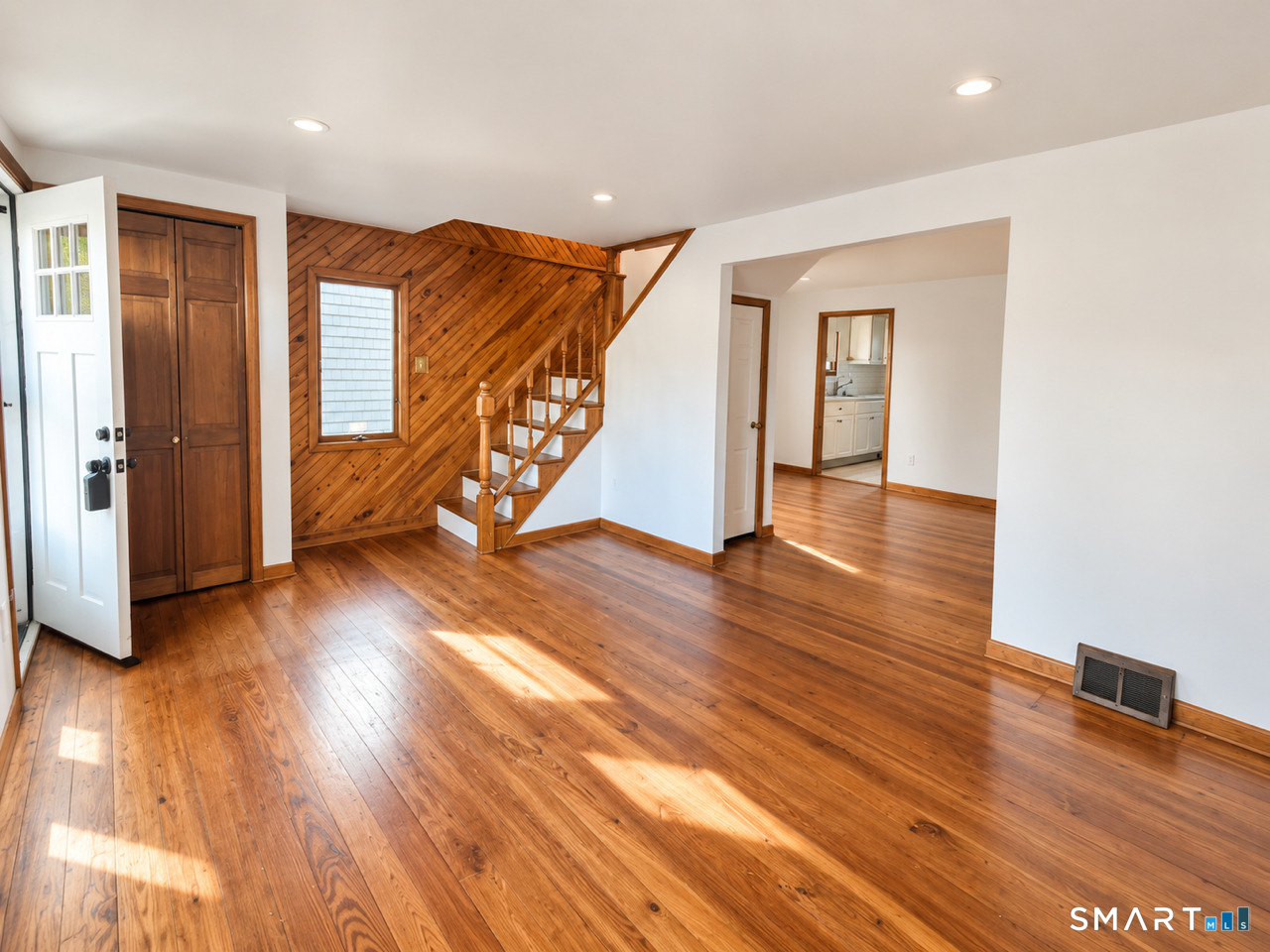 17 Willow Street Property Photo 4