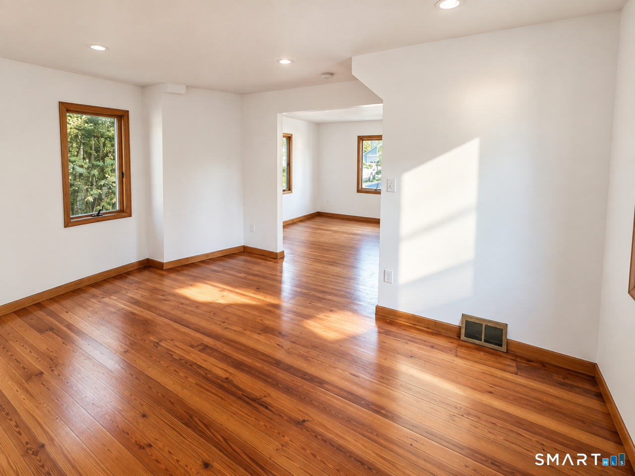 17 Willow Street Property Photo 5