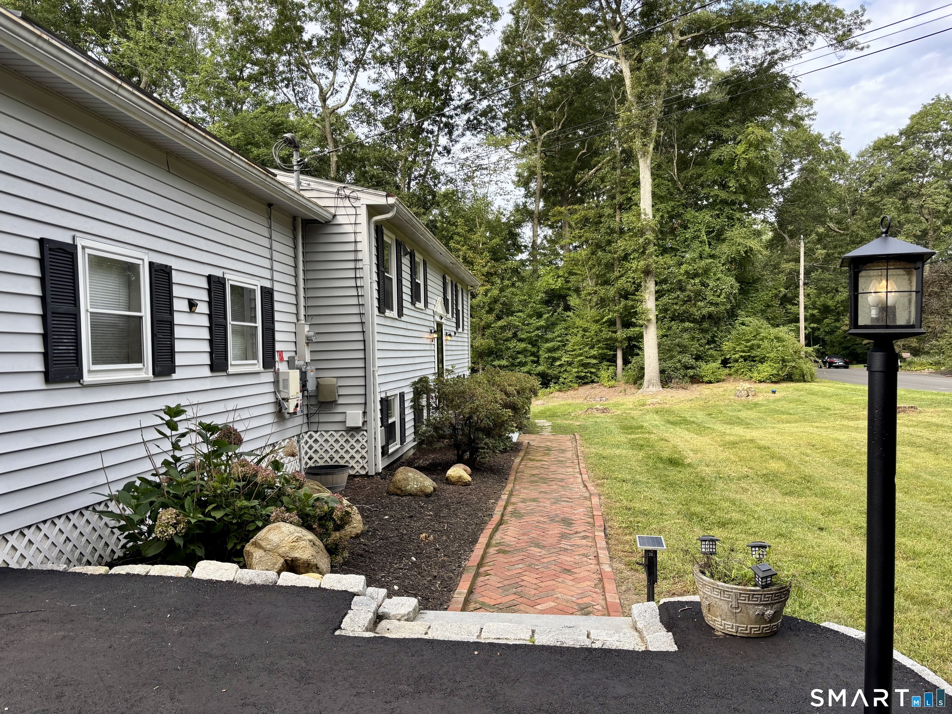 13 Black Oak Drive Property Photo 2