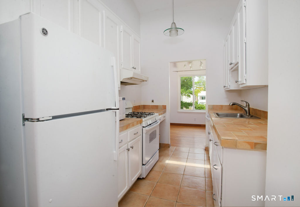 68 Lawson 68 Lane Property Photo 4