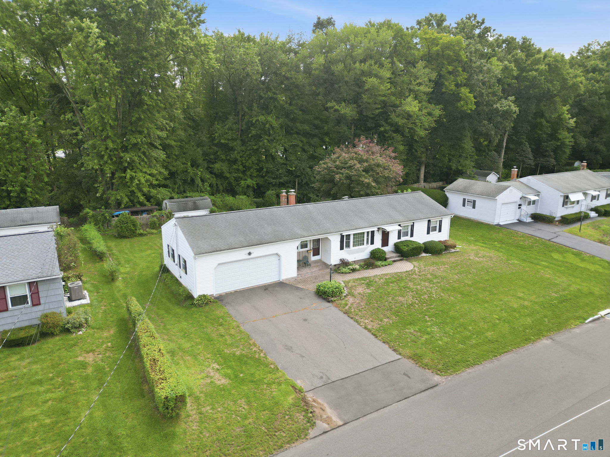 23 Middlesex Drive Property Photo 1