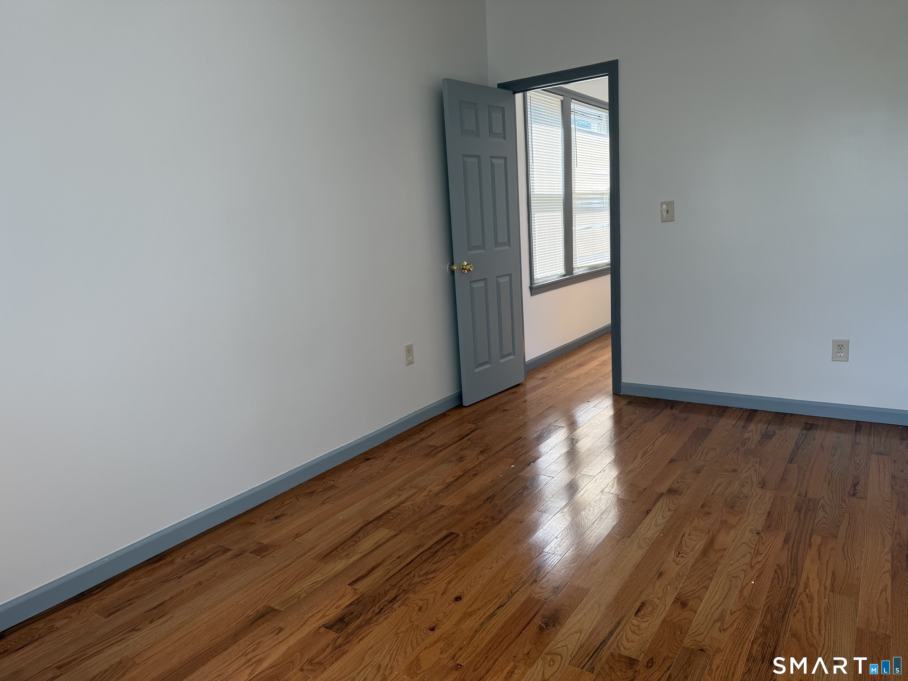 264 Ferry 3 Street Property Photo 8