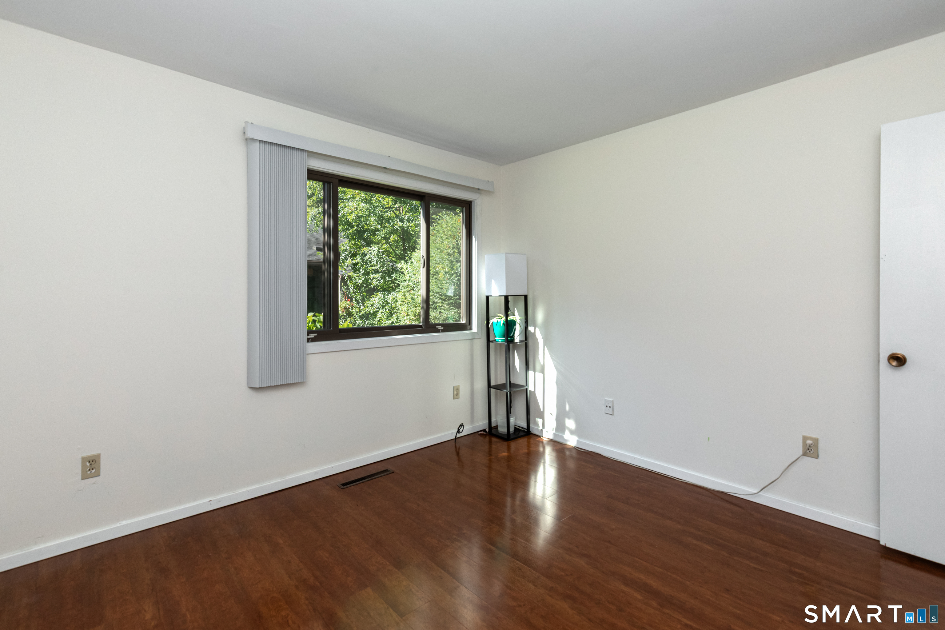 5 Alder 84a Court Property Photo 18