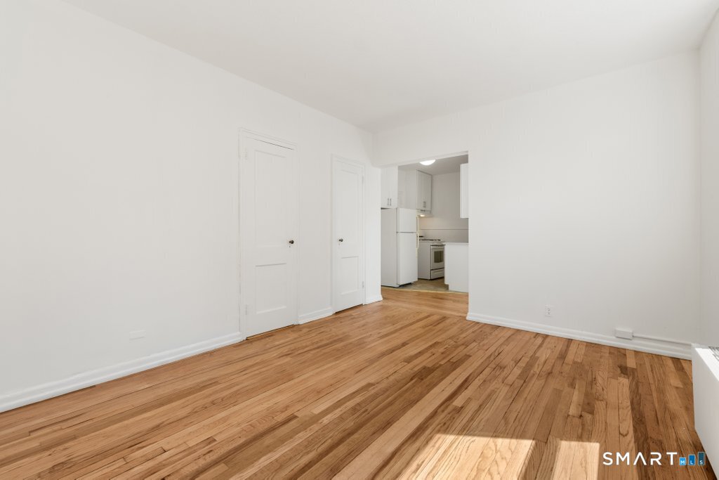 124 Woodside 3d Green Property Photo 4