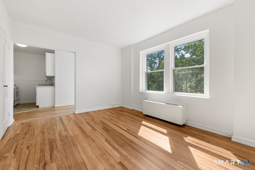 124 Woodside 3d Green Property Photo 6