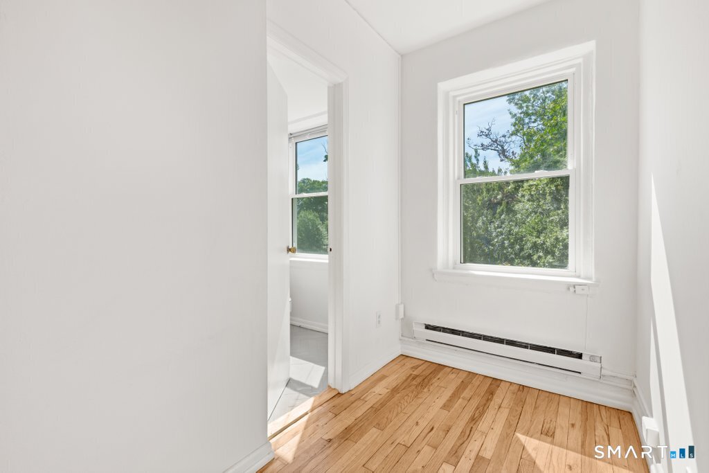 124 Woodside 3d Green Property Photo 9