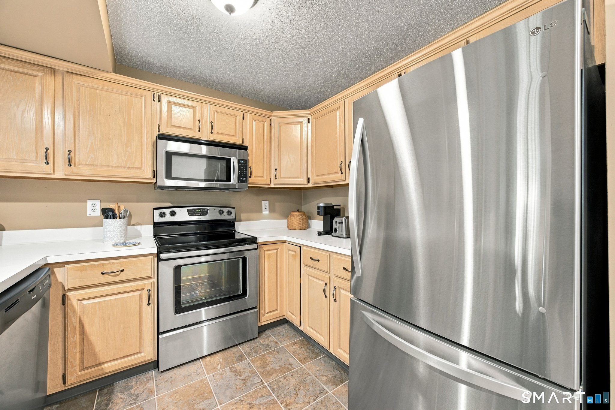 41 Millville 106 Avenue Property Photo 10