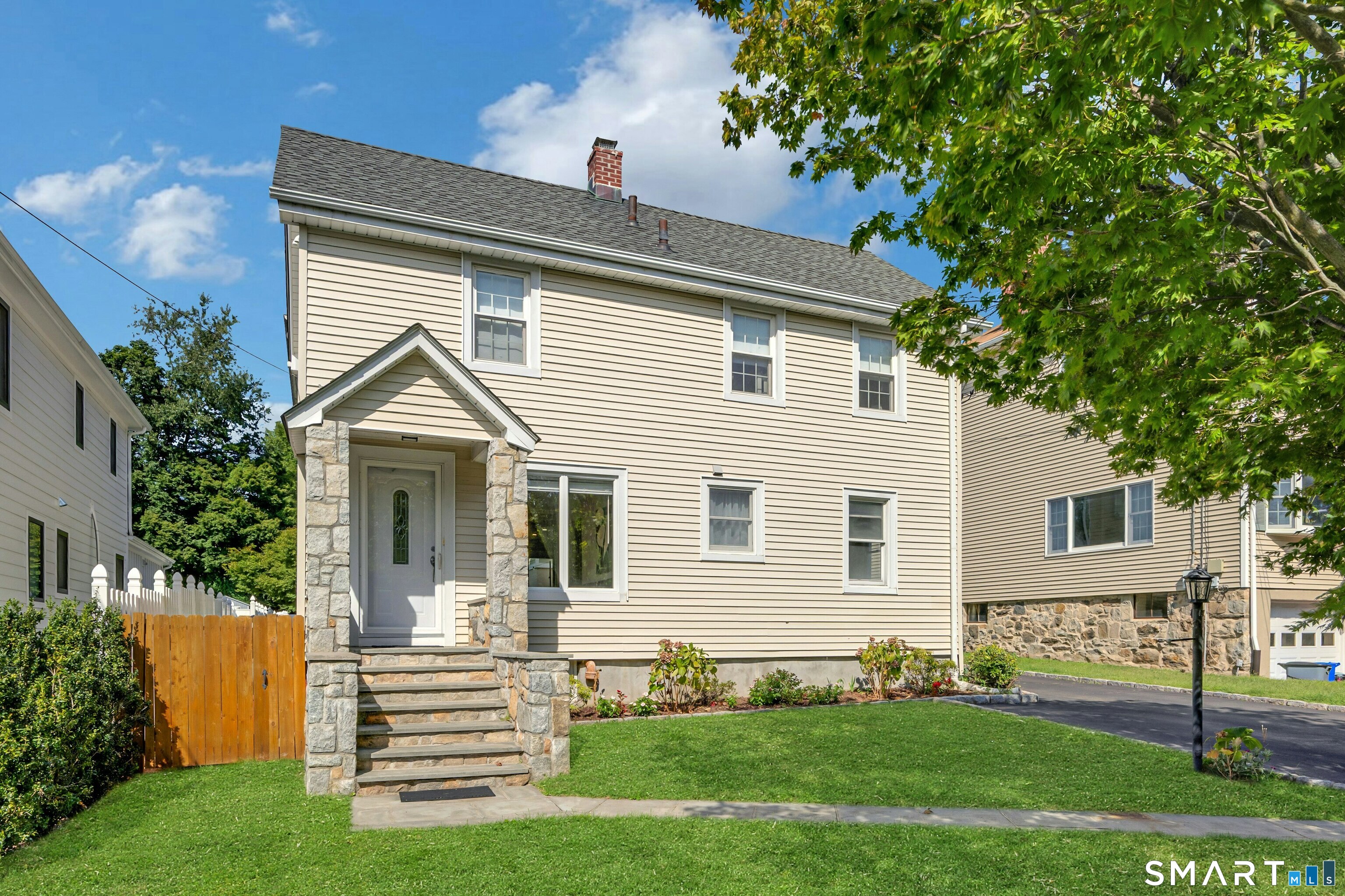 17 Thornhill Road Property Photo 1
