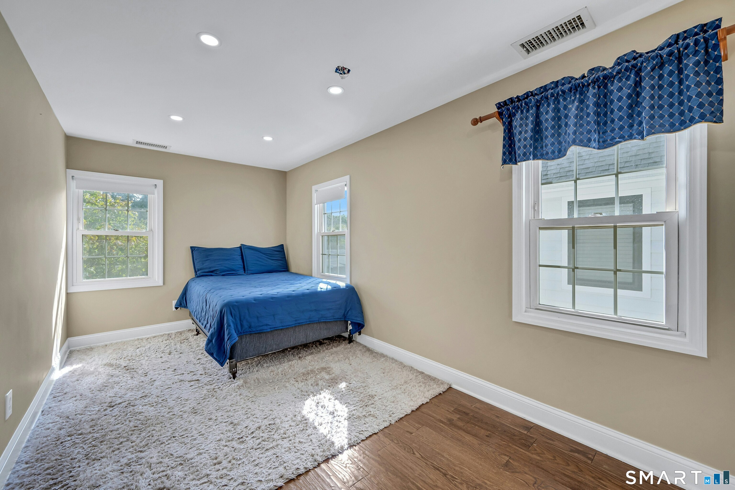 17 Thornhill Road Property Photo 12