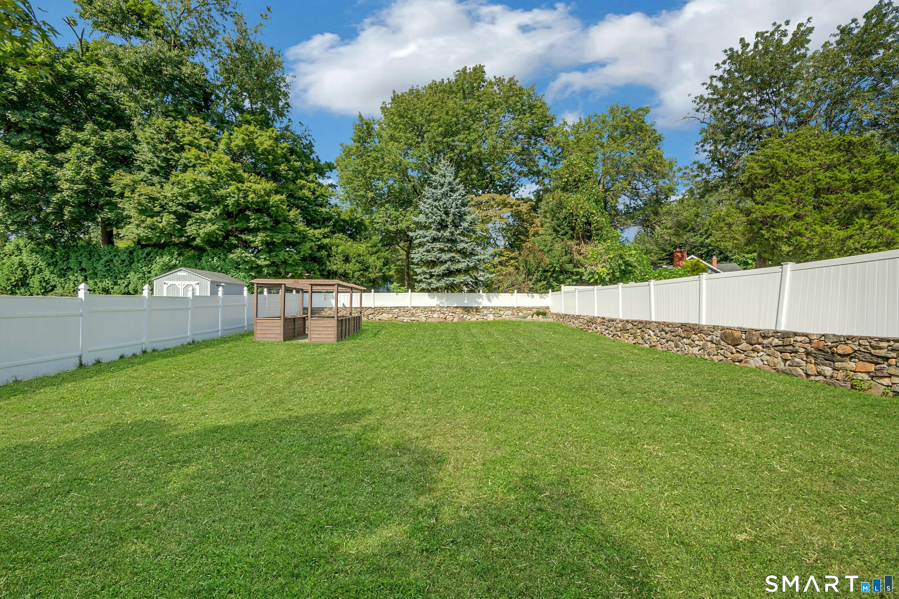 17 Thornhill Road Property Photo 18