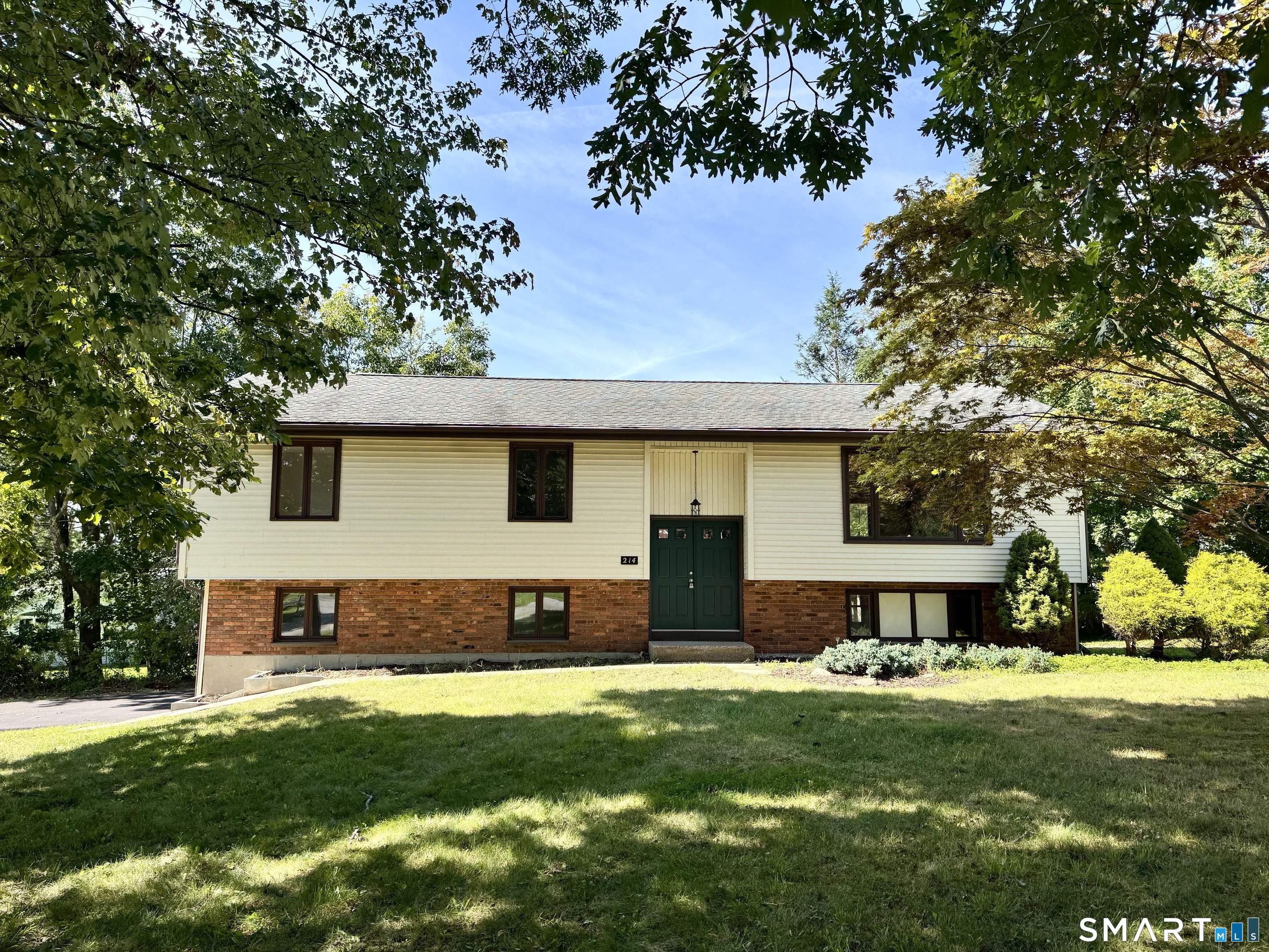 214 Pineridge Road Property Photo 1