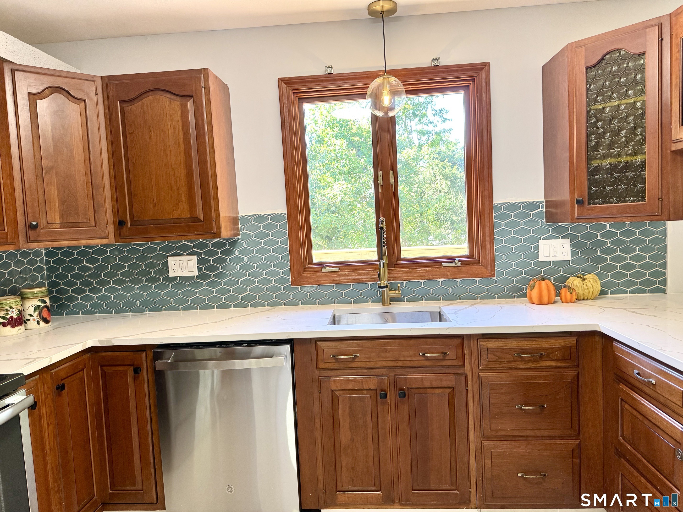 214 Pineridge Road Property Photo 4